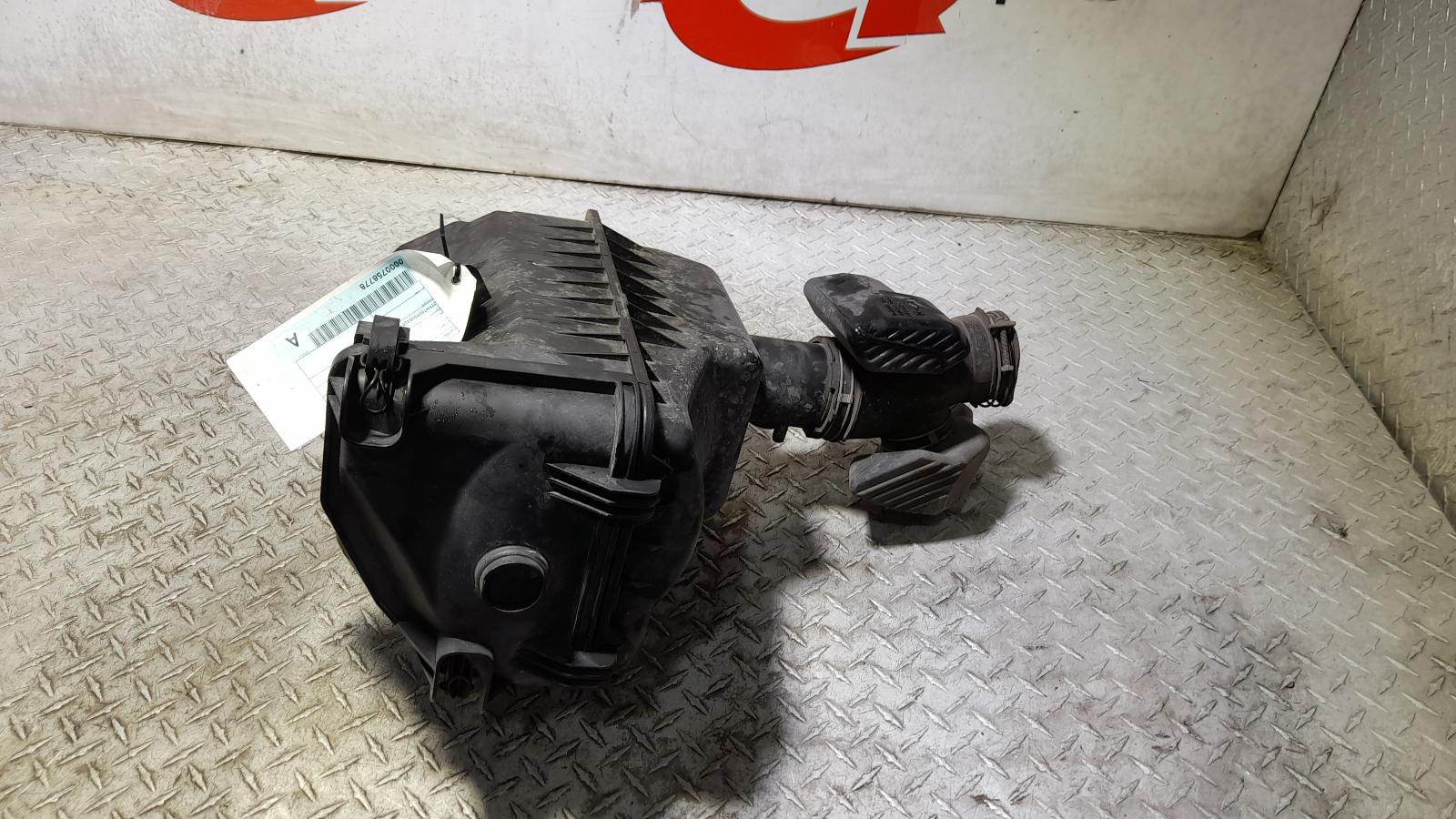 View Auto part Air Cleaner/Box Toyota Hiace 2016