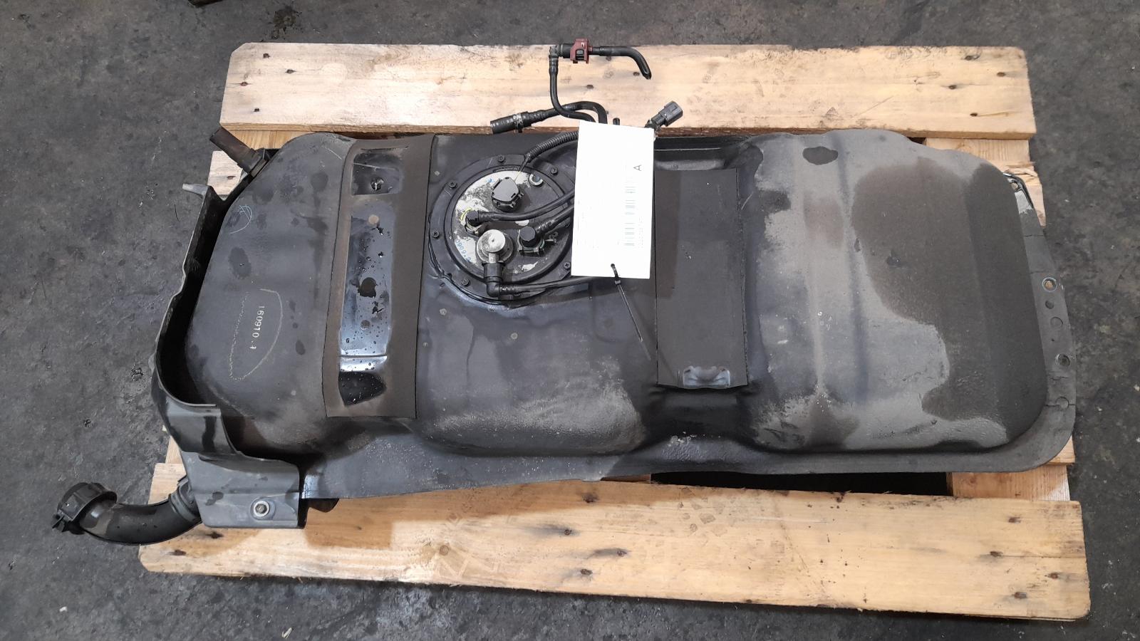 View Auto part Fuel Tank Toyota Hiace 2016