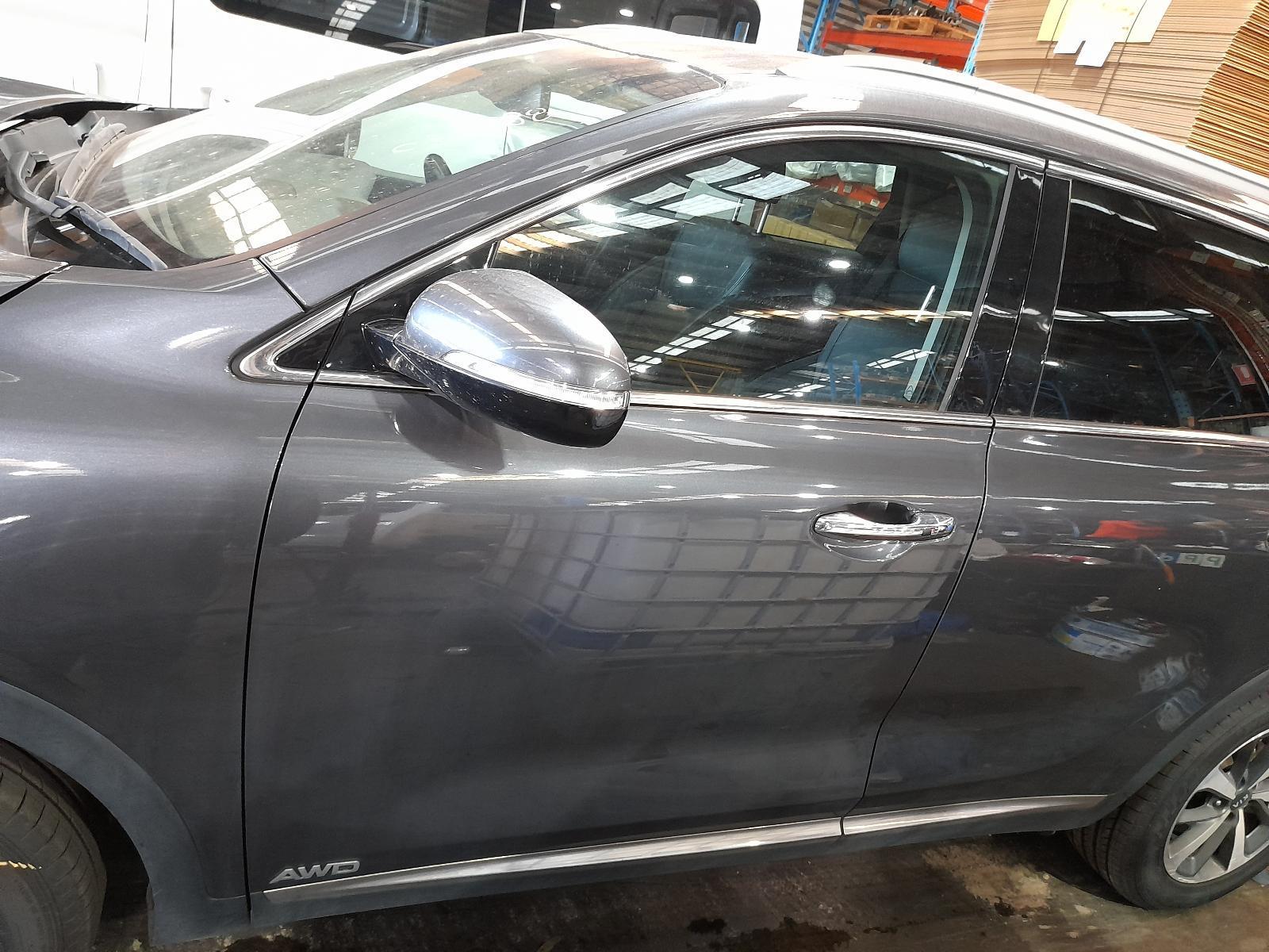 View Auto part Left Front Door Kia Sorento 2019