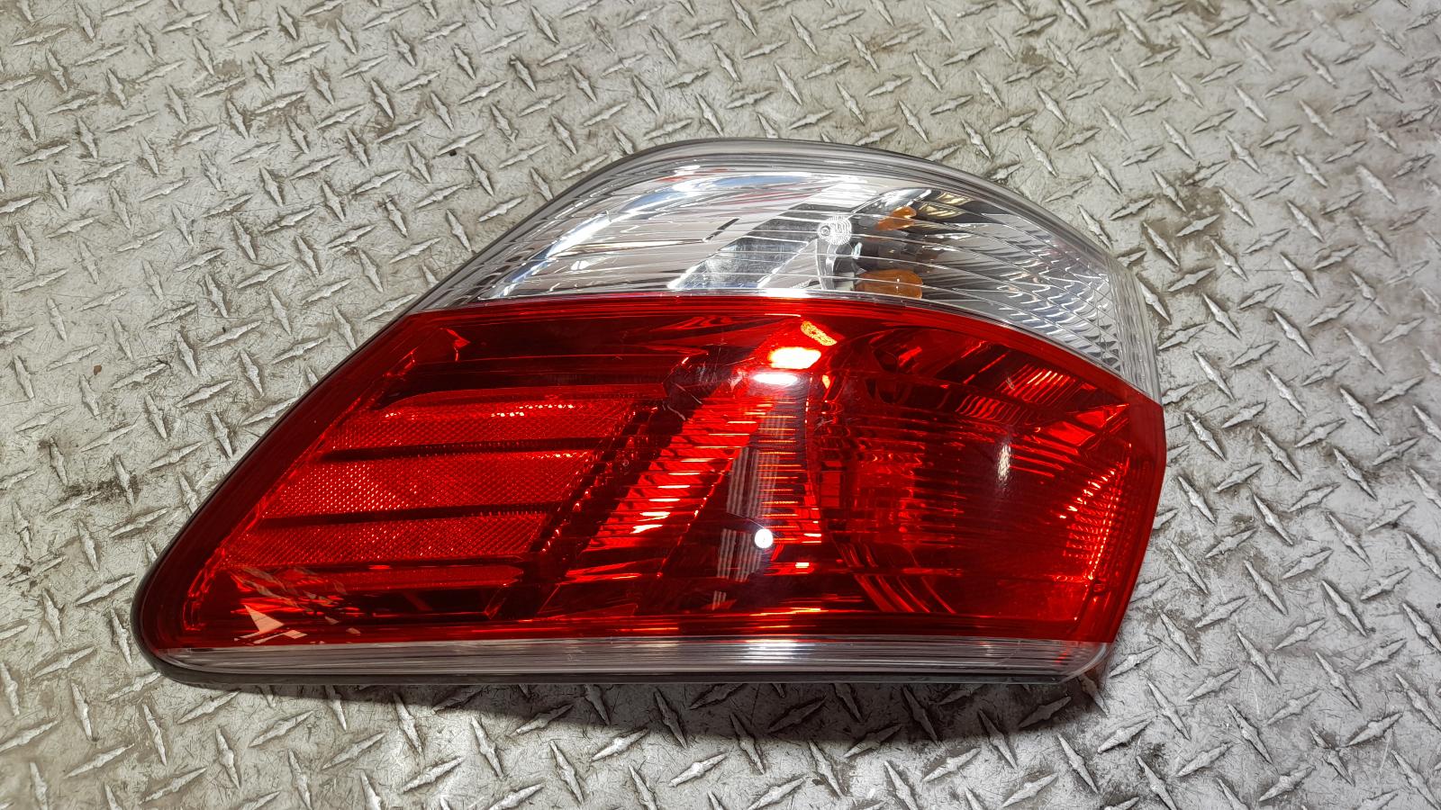 View Auto part Right Taillight Nissan Pathfinder 2014