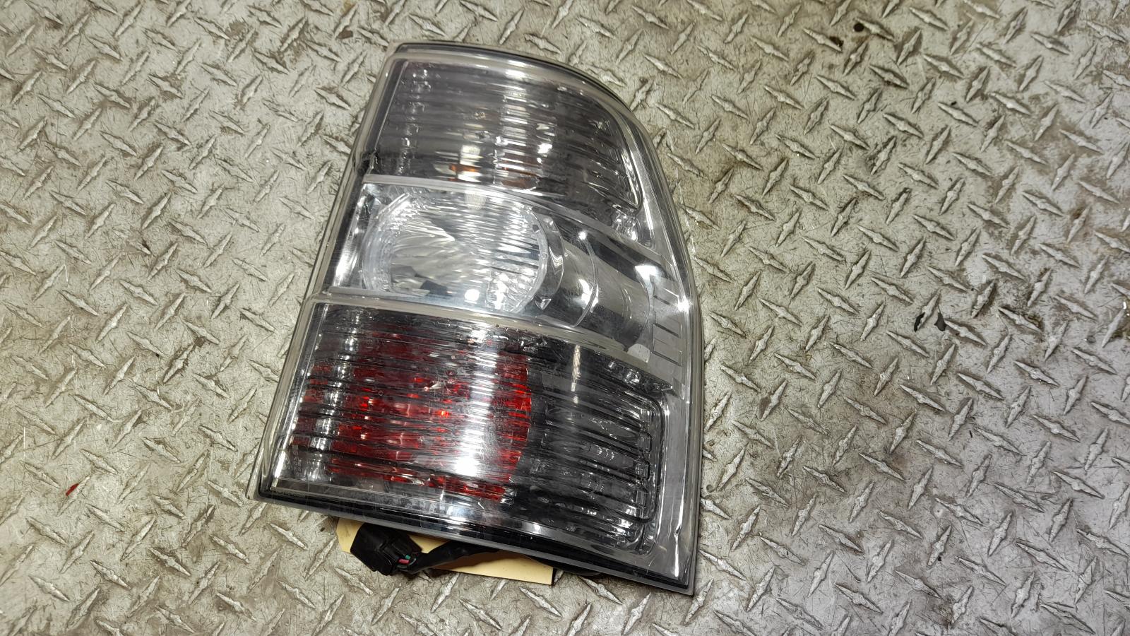 View Auto part Right Taillight Mitsubishi Pajero 2014