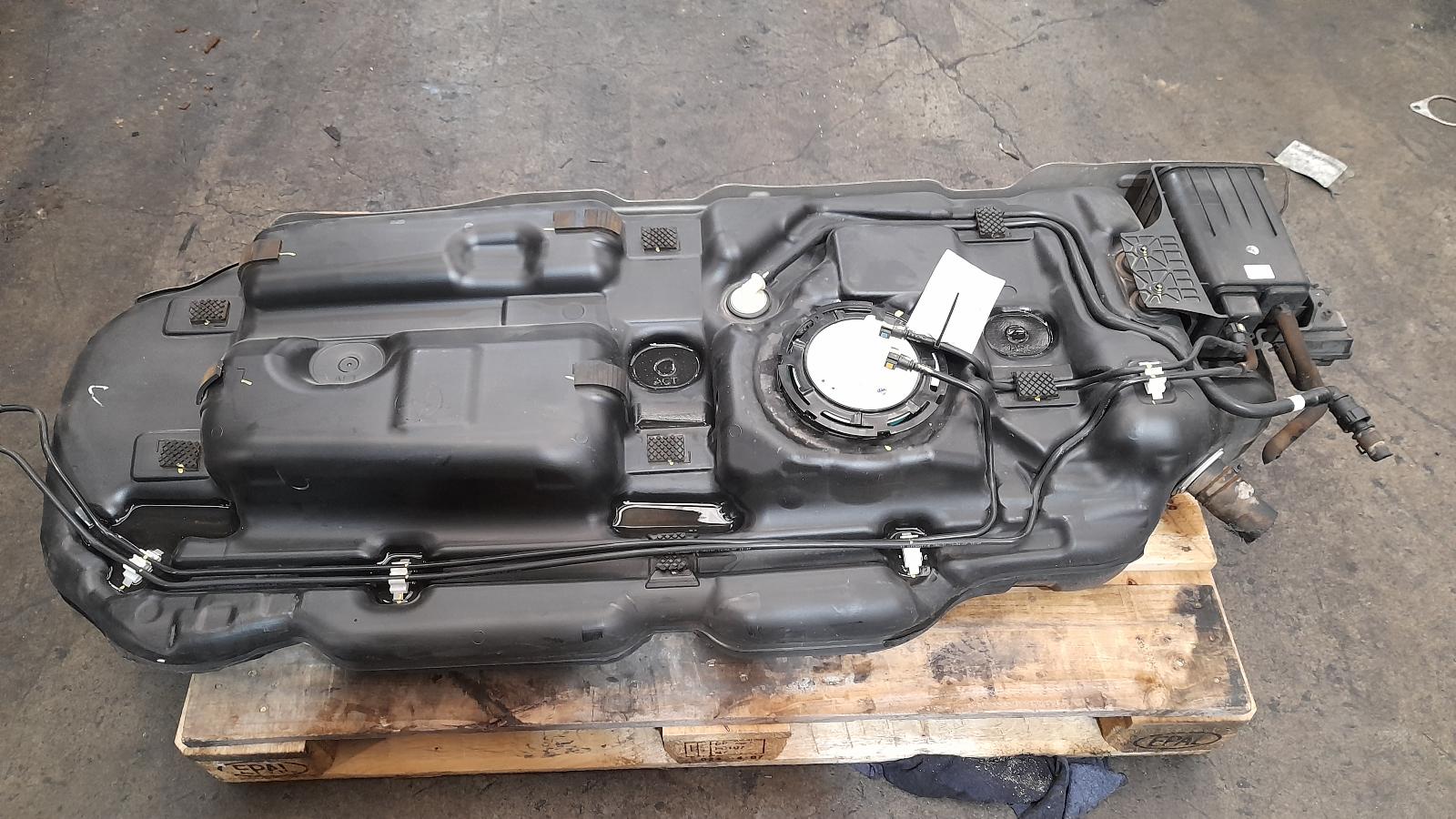 View Auto part Fuel Tank Kia Carnival/grand Carnival 2015