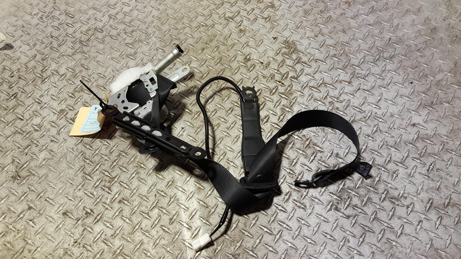 View Auto part Seatbelt/Stalk Toyota Camry 2022