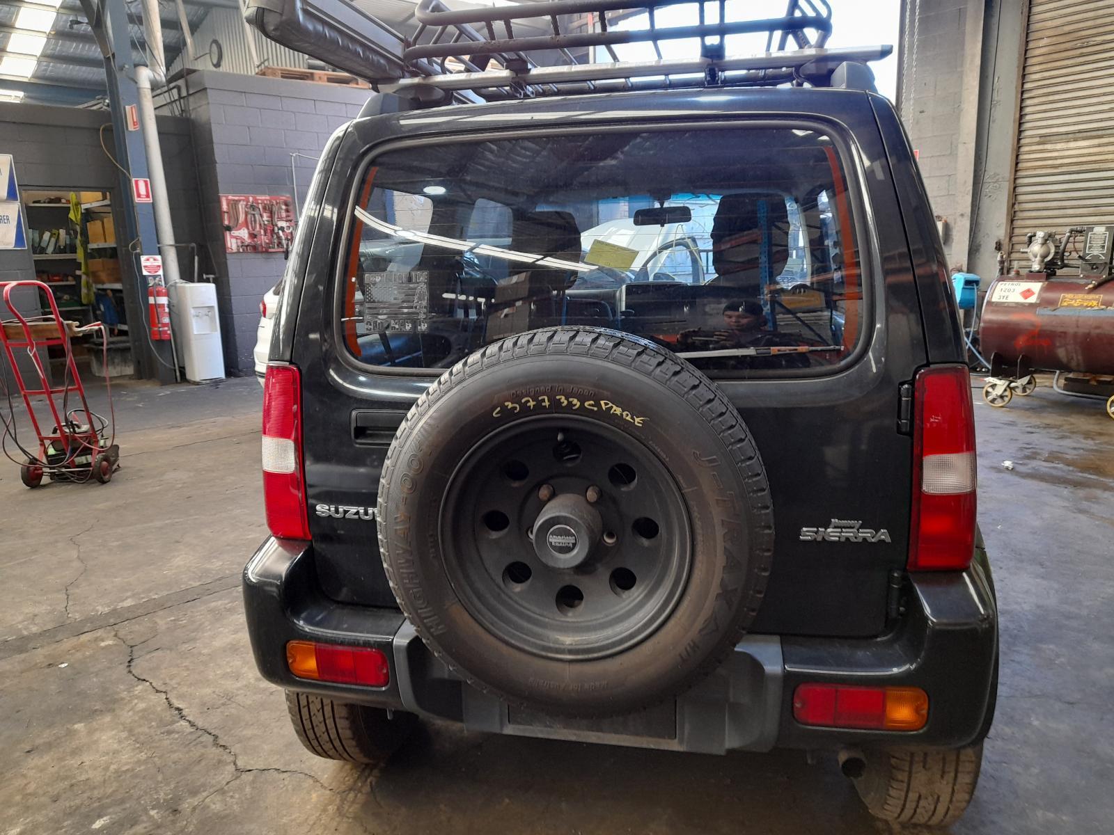 View Auto part Bootlid/Tailgate Suzuki Jimny 2012