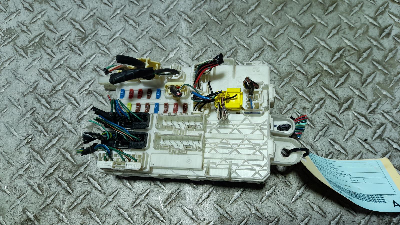 View Auto part Fuse Box Toyota Hilux 2013