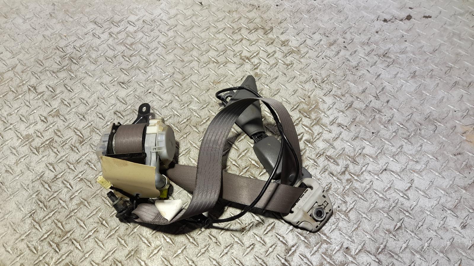 View Auto part Seatbelt/Stalk Toyota Hilux 2013