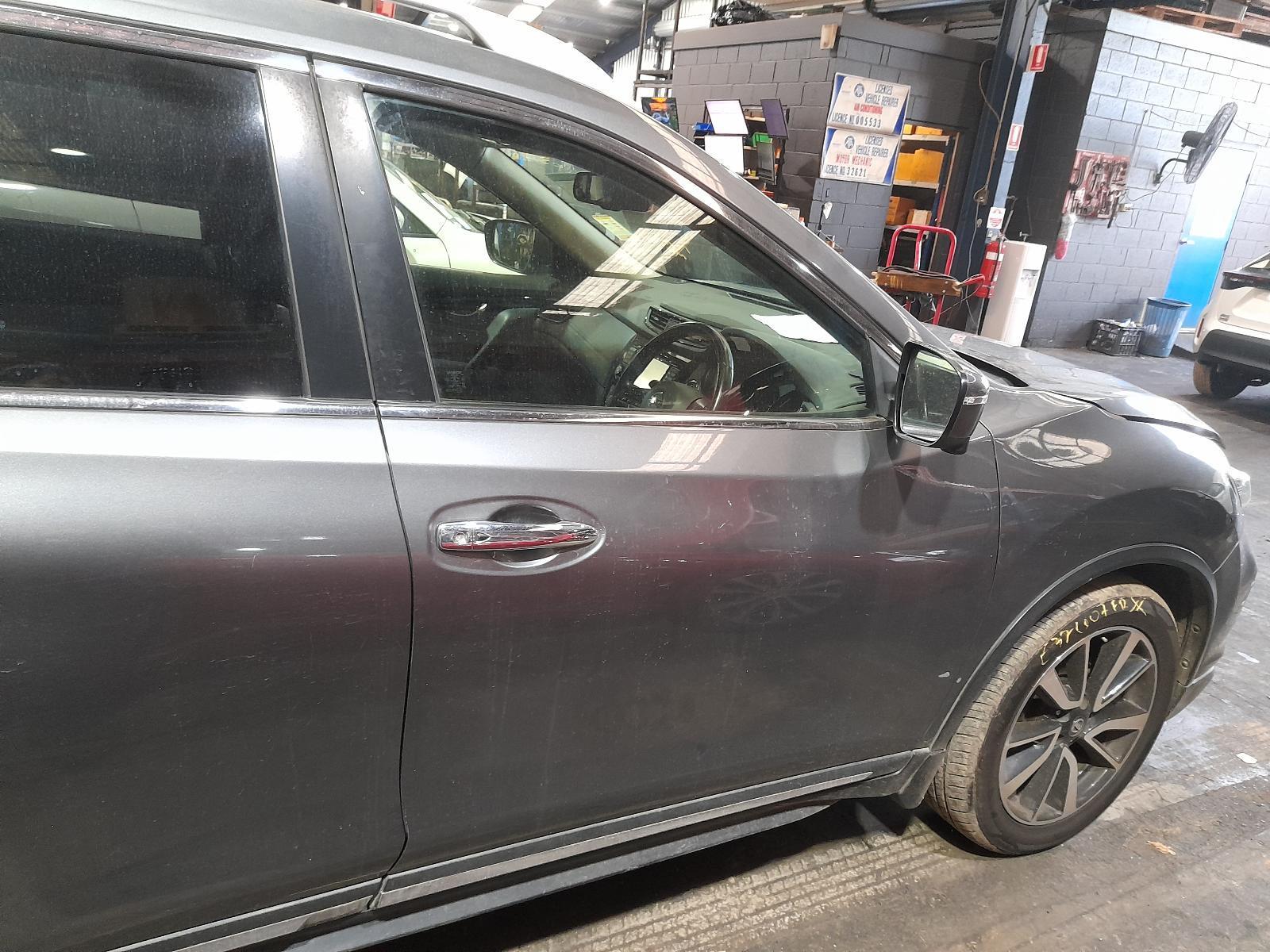View Auto part Right Front Door Nissan Xtrail 2017