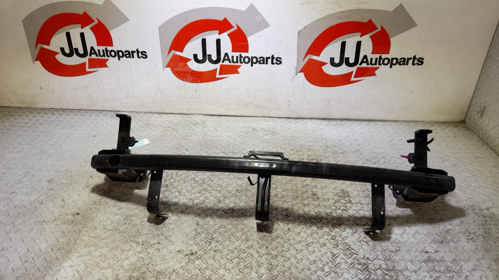 View Auto part R/Bar Bracket/Reinfo Hyundai I30 2018