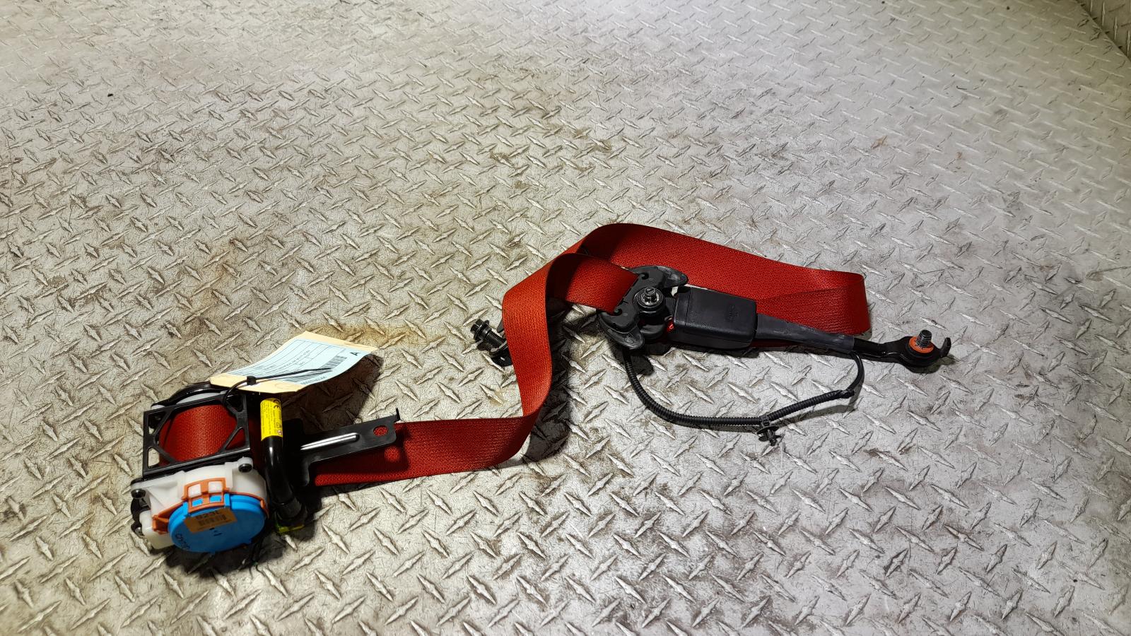 View Auto part Seatbelt/Stalk Hyundai Kona 2017
