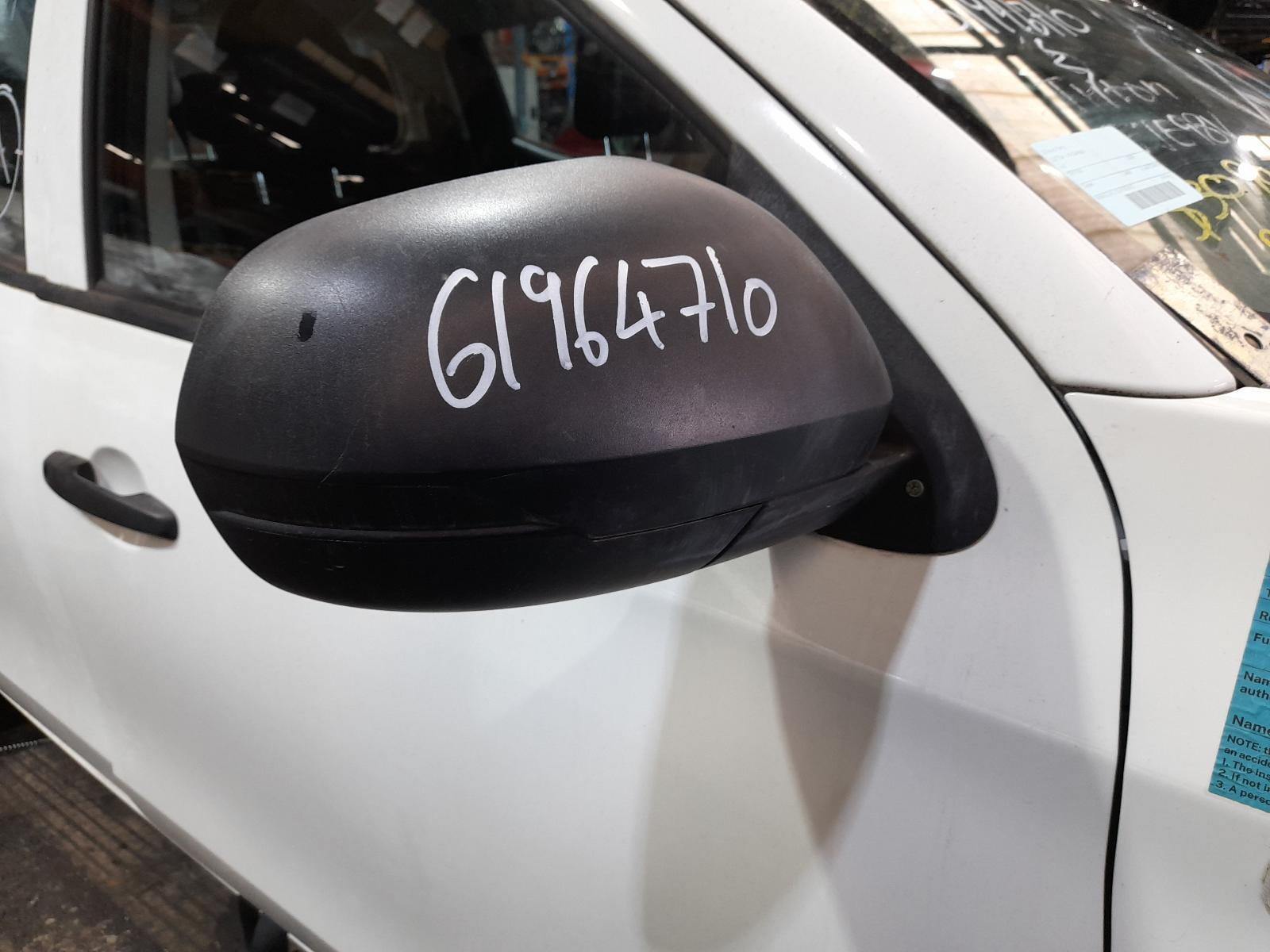 View Auto part Right Door Mirror Mitsubishi Triton 2020
