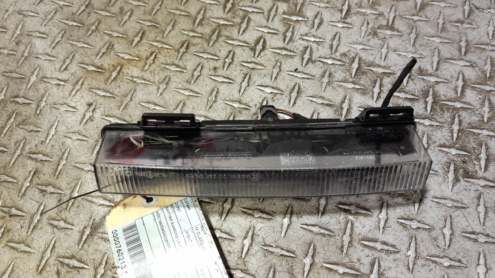 View Auto part Right Indicator/Fog/Side Mercedes M Class 2013