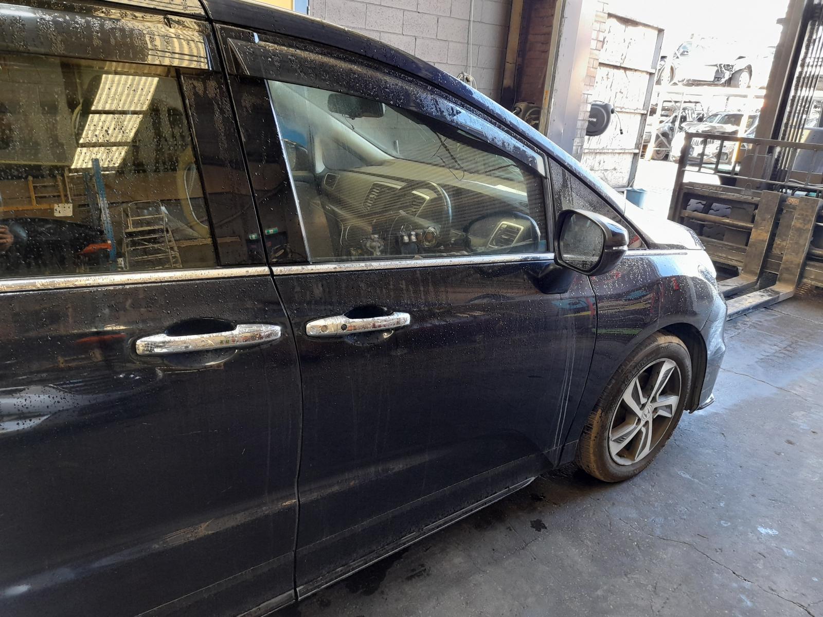 View Auto part Right Front Door Honda Odyssey 2014