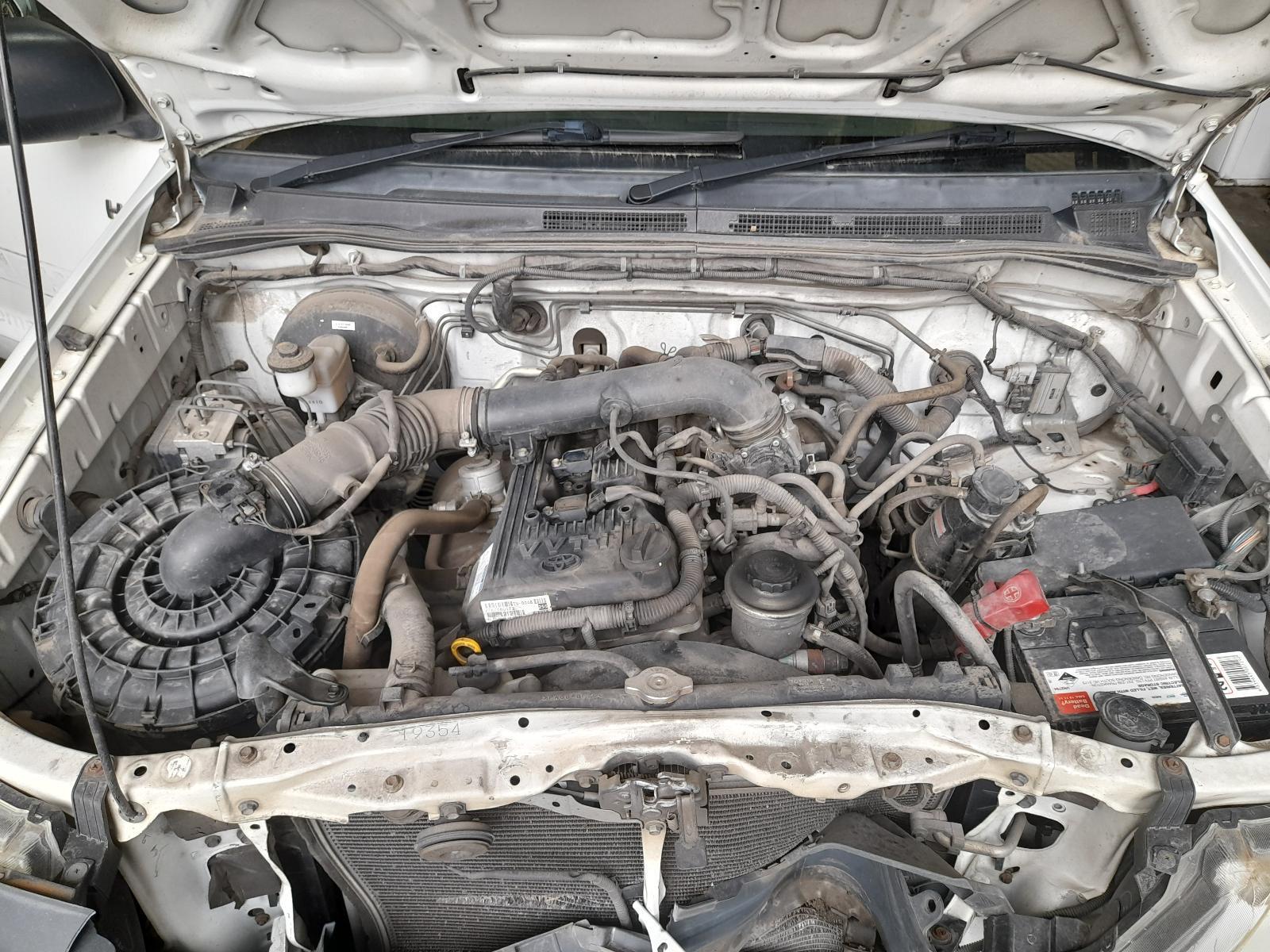View Auto part Engine Toyota Hilux 2013