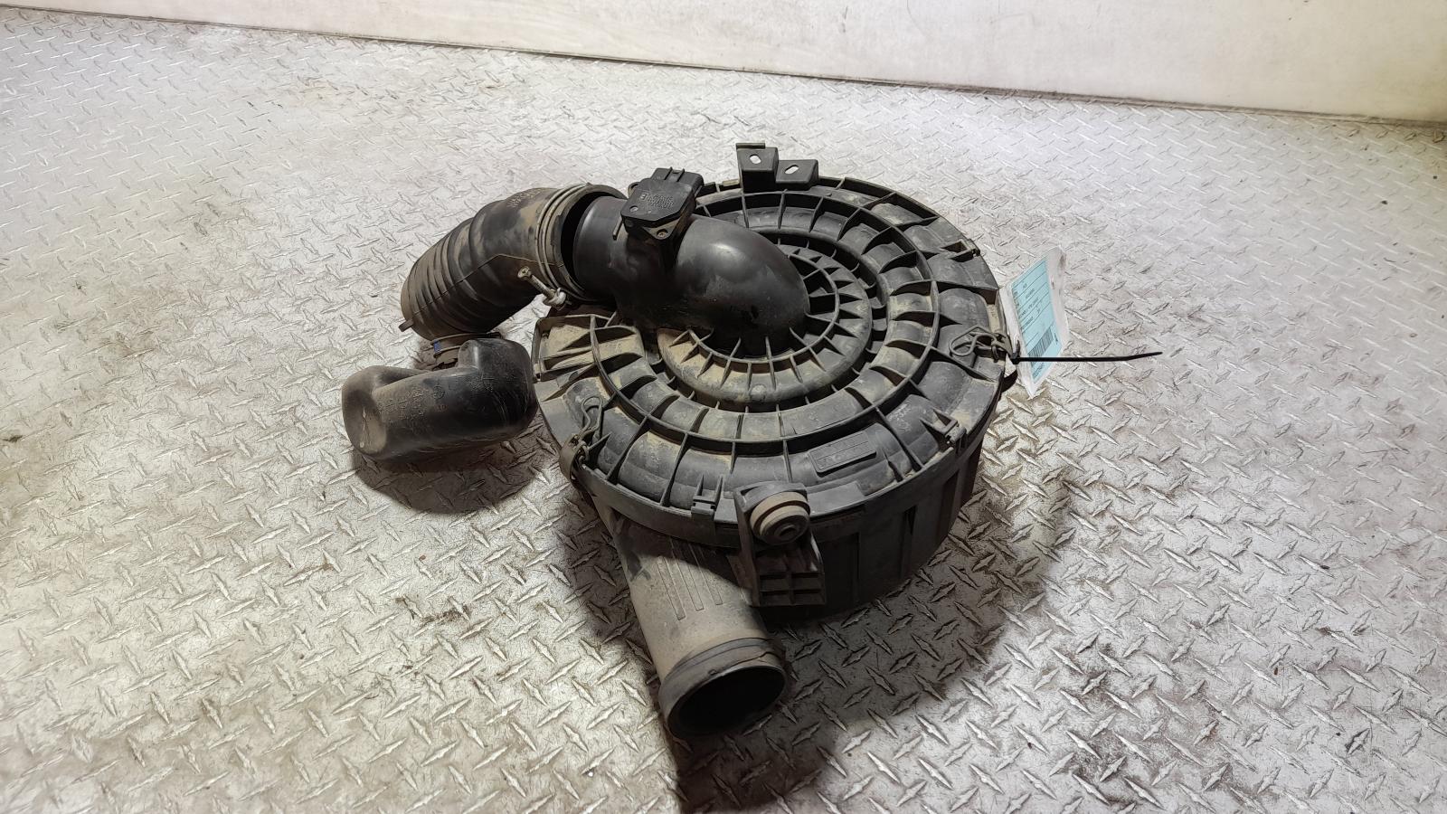 View Auto part Air Cleaner/Box Toyota Hilux 2013