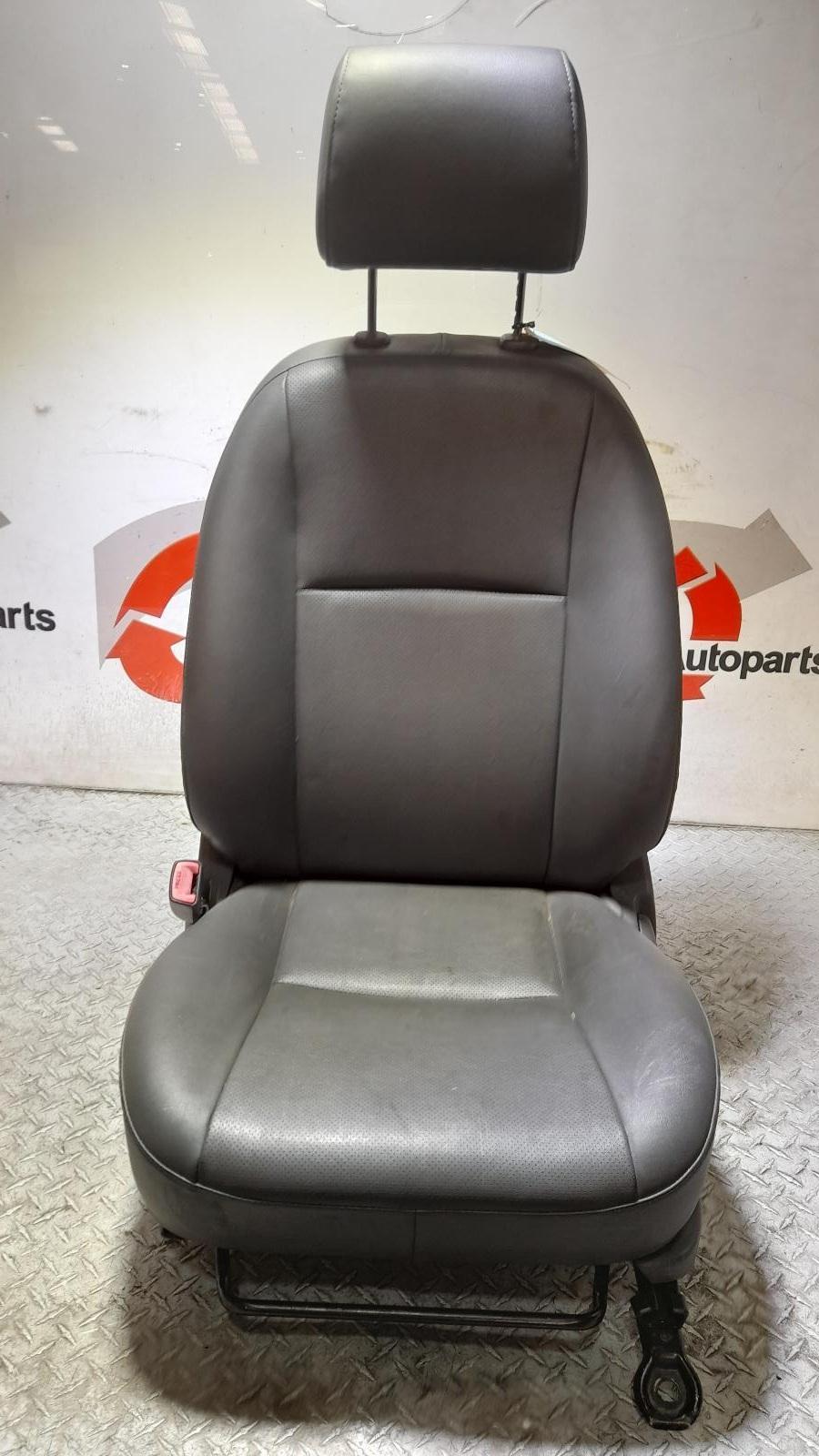 View Auto part Front Seat Toyota Hilux 2013