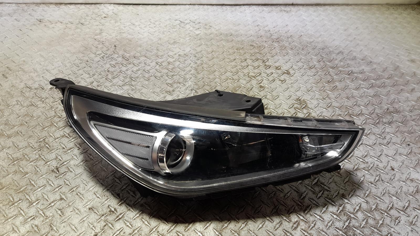 View Auto part Right Headlamp Hyundai I30 2019