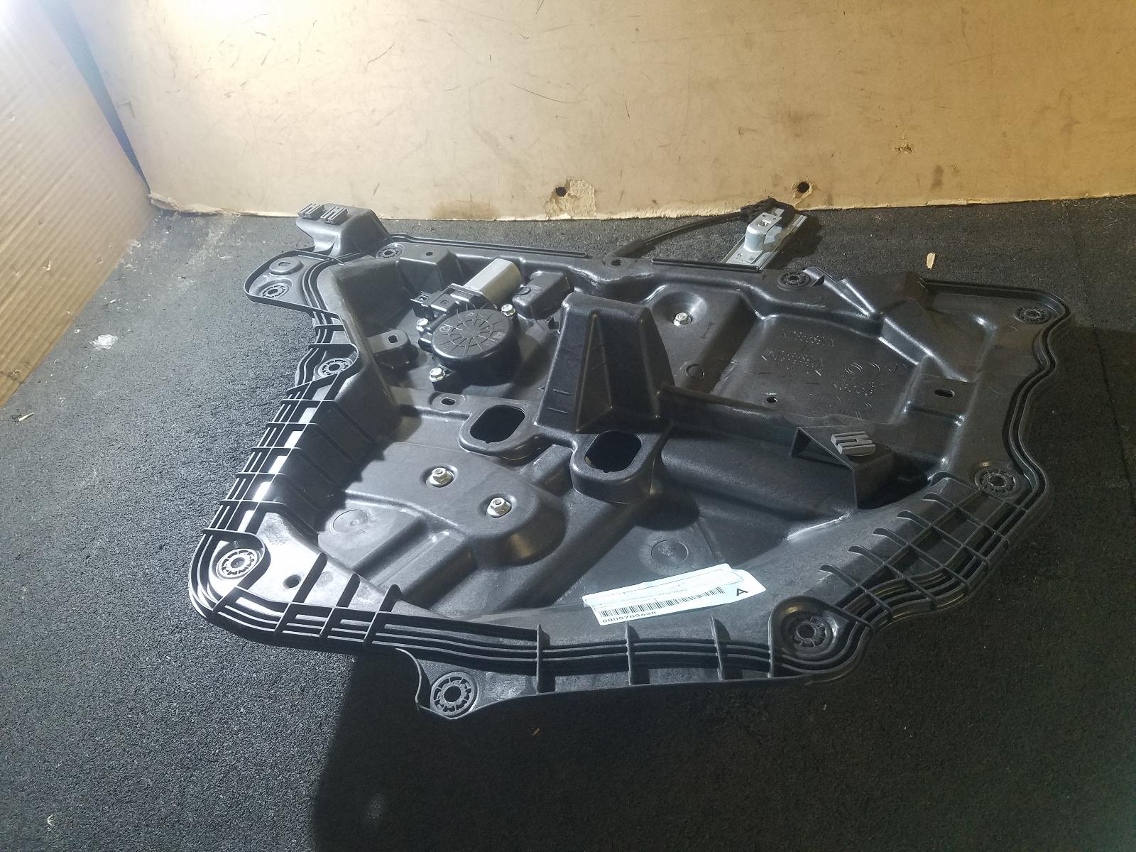 View Auto part Right Front Window Reg/Motor Mazda Cx5 2012