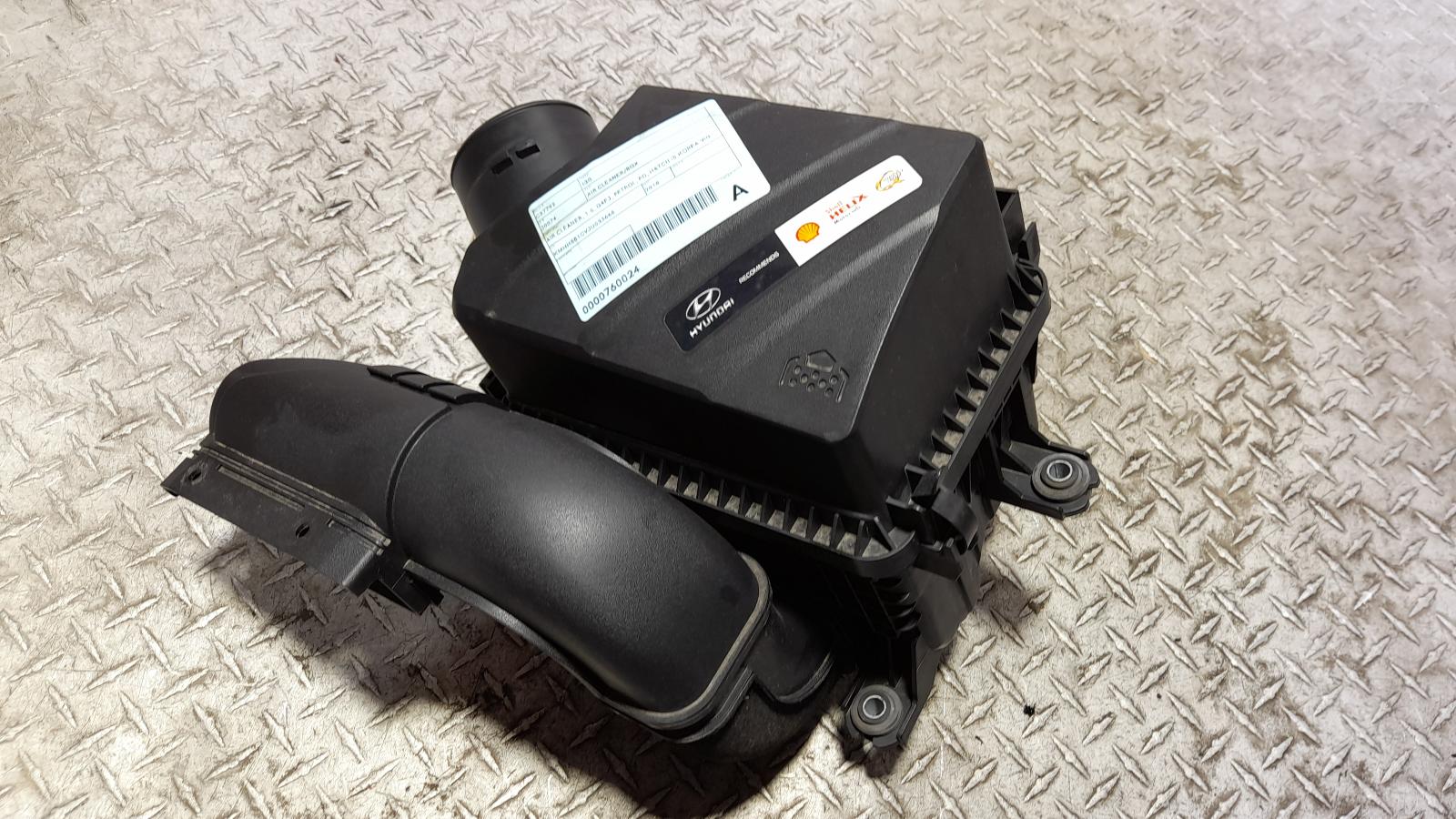 View Auto part Air Cleaner/Box Hyundai I30 2018