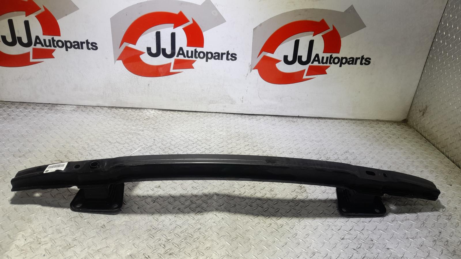 View Auto part R/Bar Bracket/Reinfo Bmw 3 Series 2011