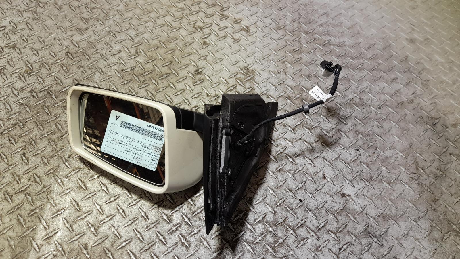 View Auto part Right Door Mirror Mercedes C Class 2012
