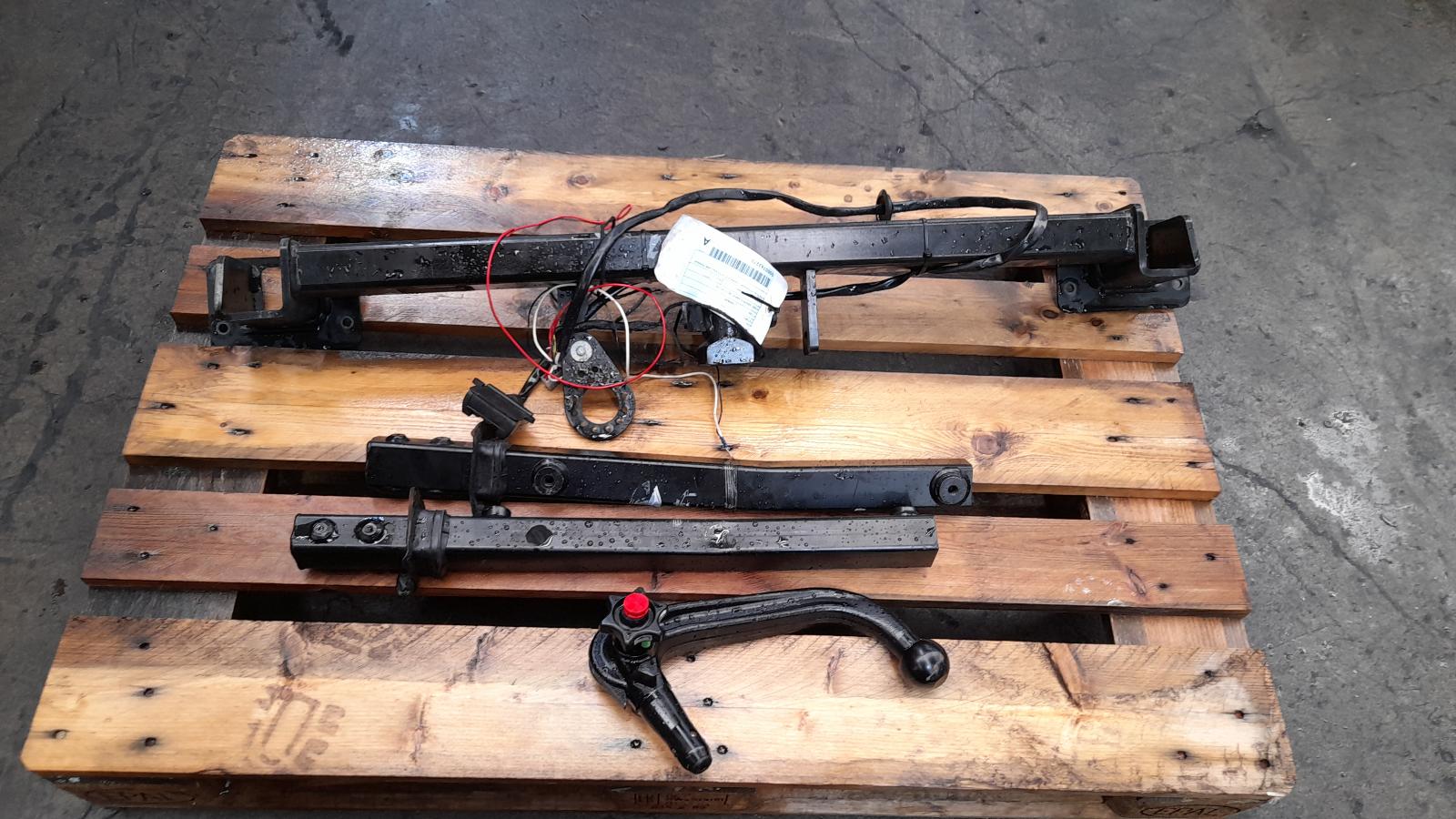 View Auto part Towbar Mercedes C Class 2012