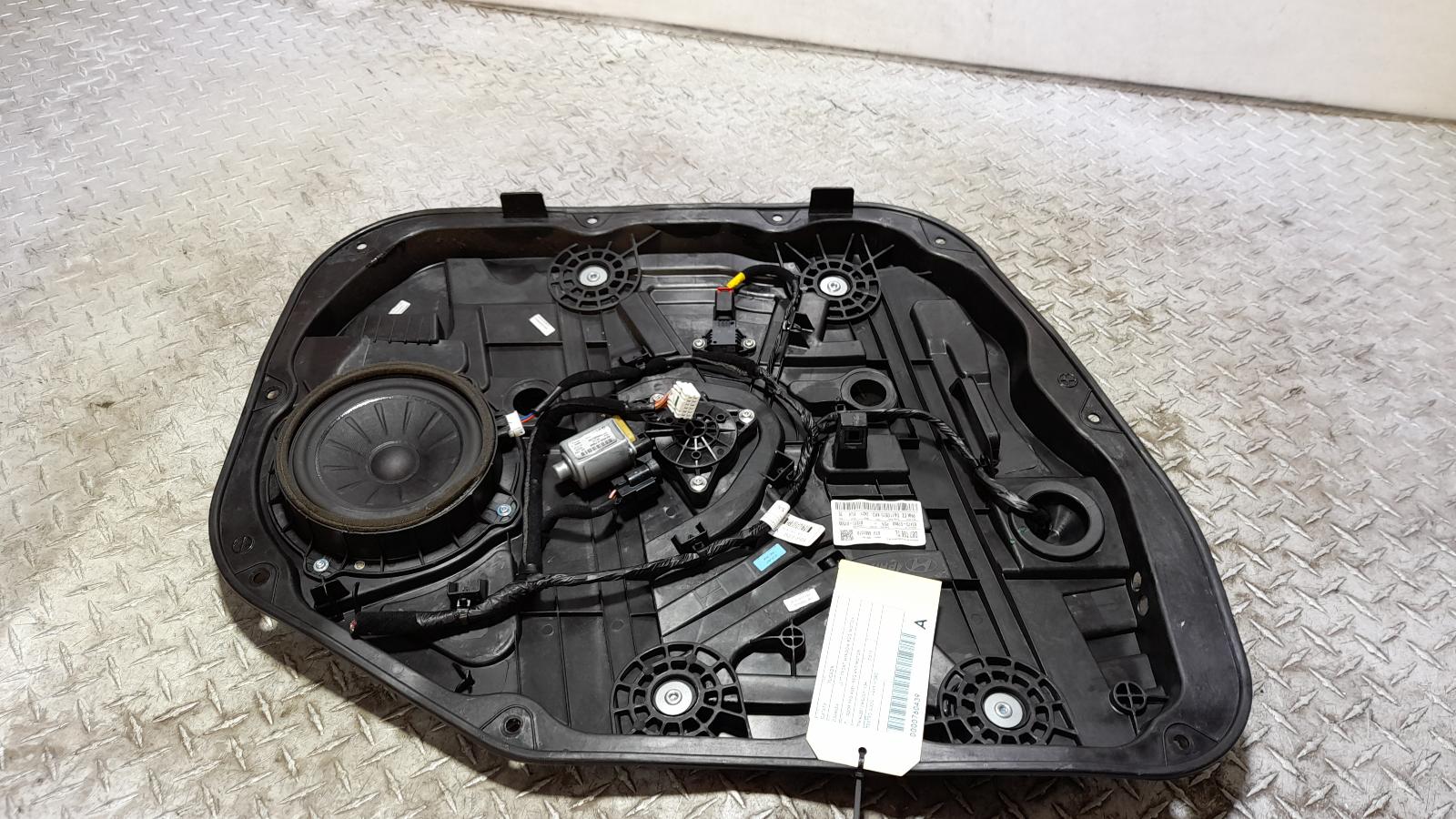 View Auto part Left Front Window Reg/Motor Hyundai Tucson 2015