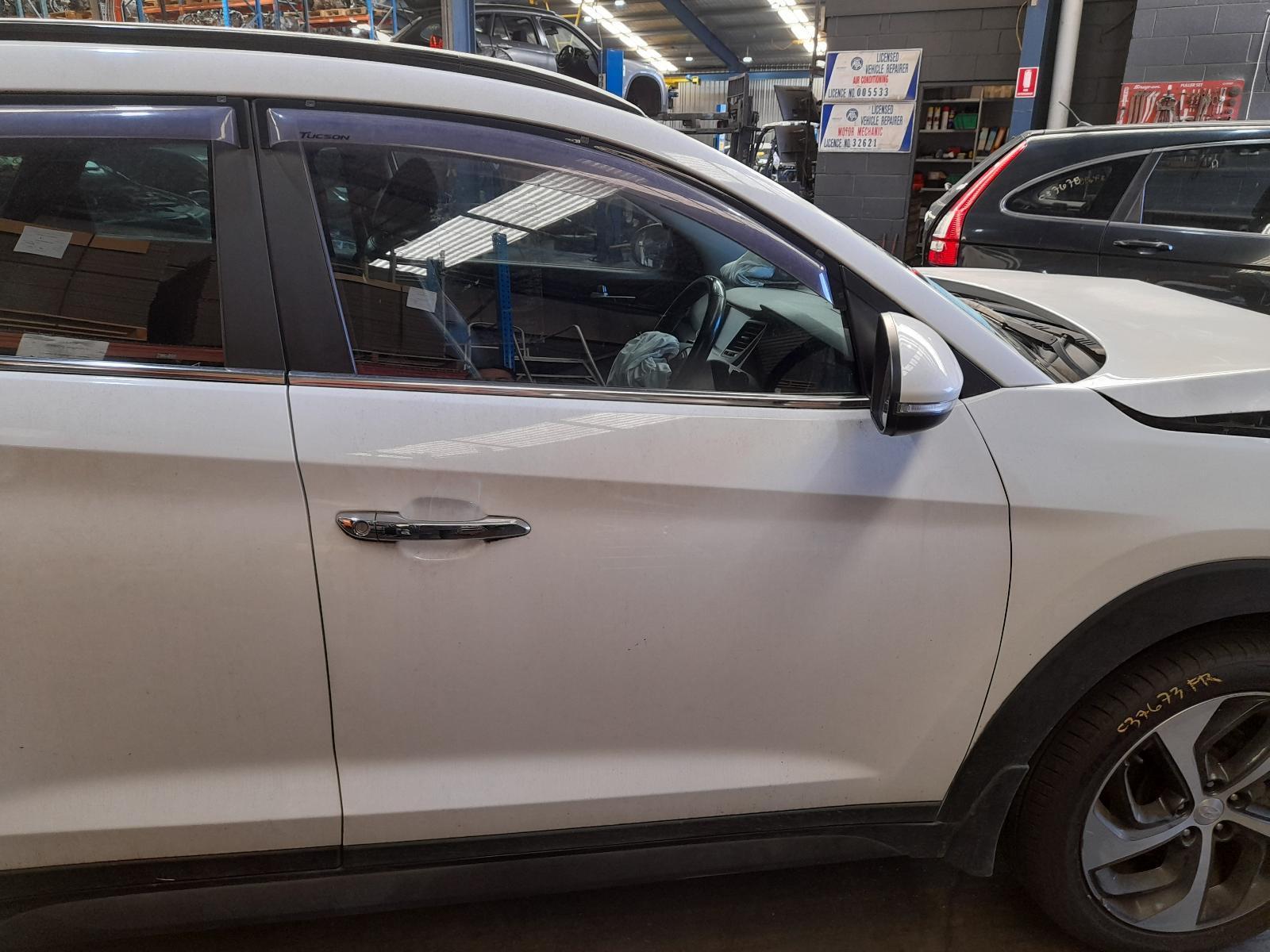 View Auto part Right Front Door Hyundai Tucson 2015
