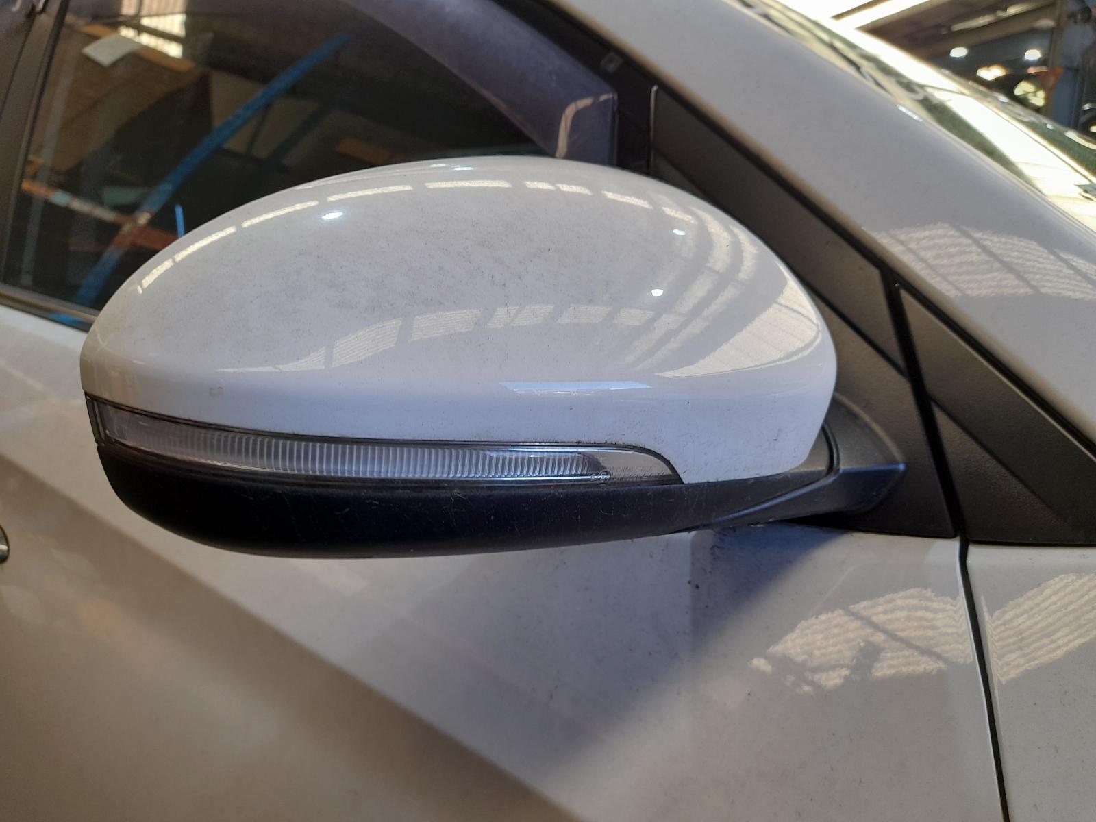 View Auto part Right Door Mirror Hyundai Tucson 2015