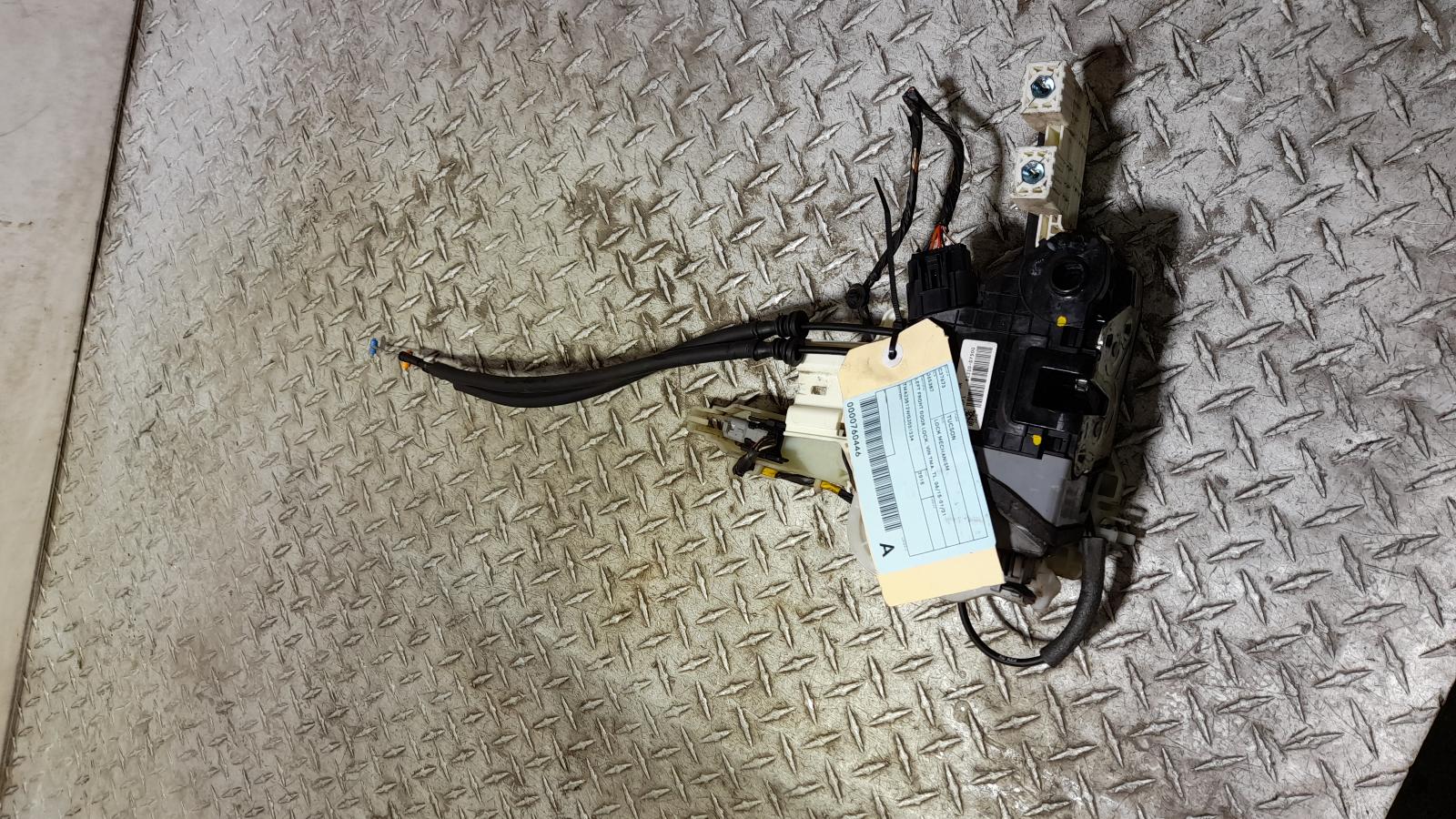 View Auto part Door/Boot/Gate Lock Hyundai Tucson 2015