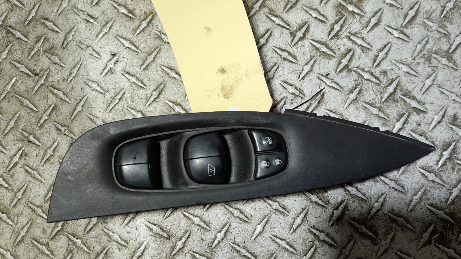 View Auto part Pwr Dr Wind Switch Nissan Xtrail 2017