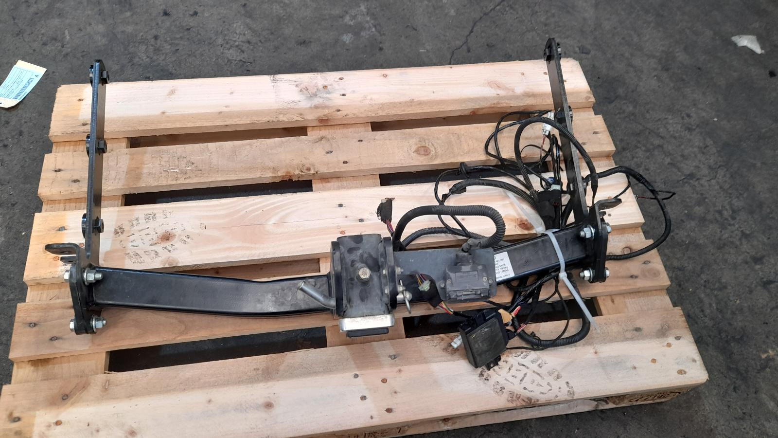 View Auto part Towbar Subaru Outback 2015