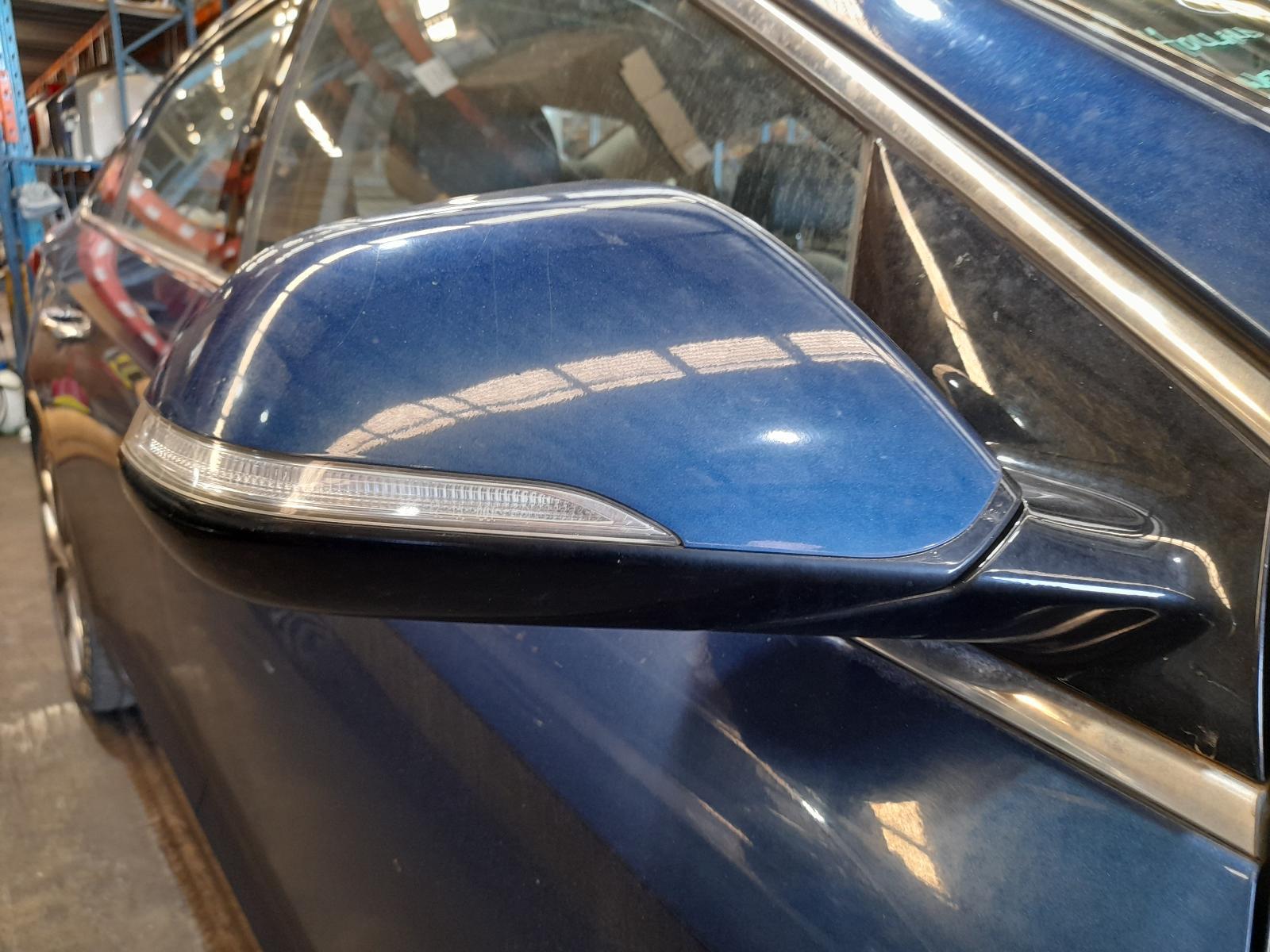 View Auto part Right Door Mirror Hyundai Sonata 2014