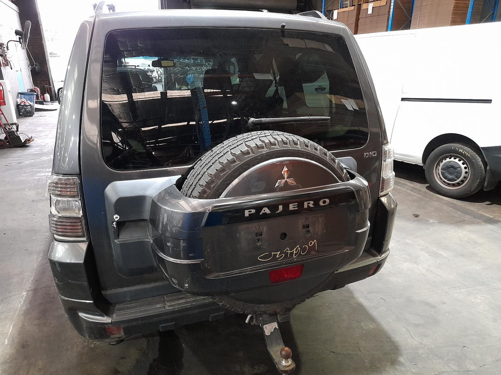 View Auto part Bootlid/Tailgate Mitsubishi Pajero 2011