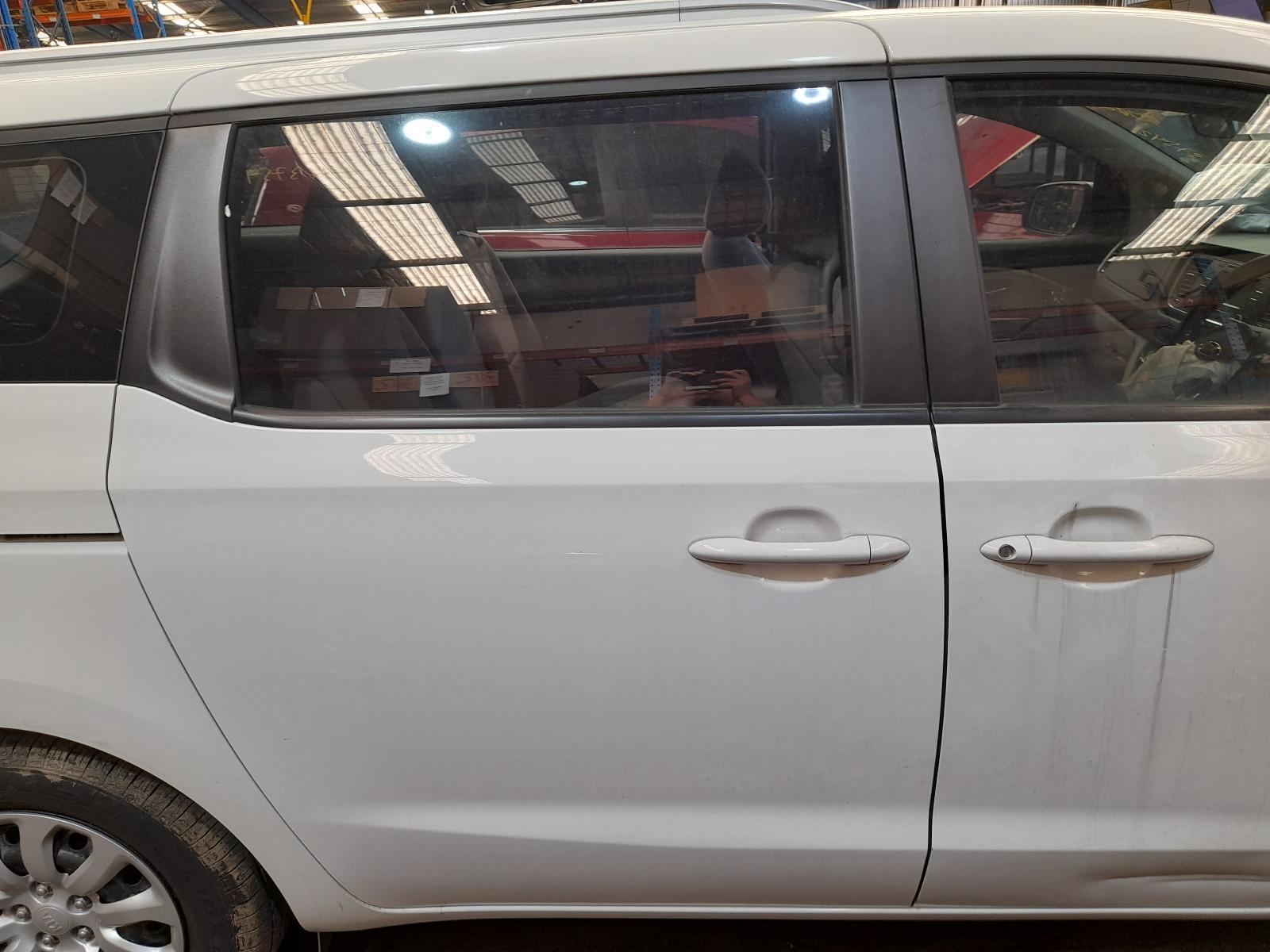 View Auto part Right Rear Door Sliding Kia Carnival/grand Carnival 2016
