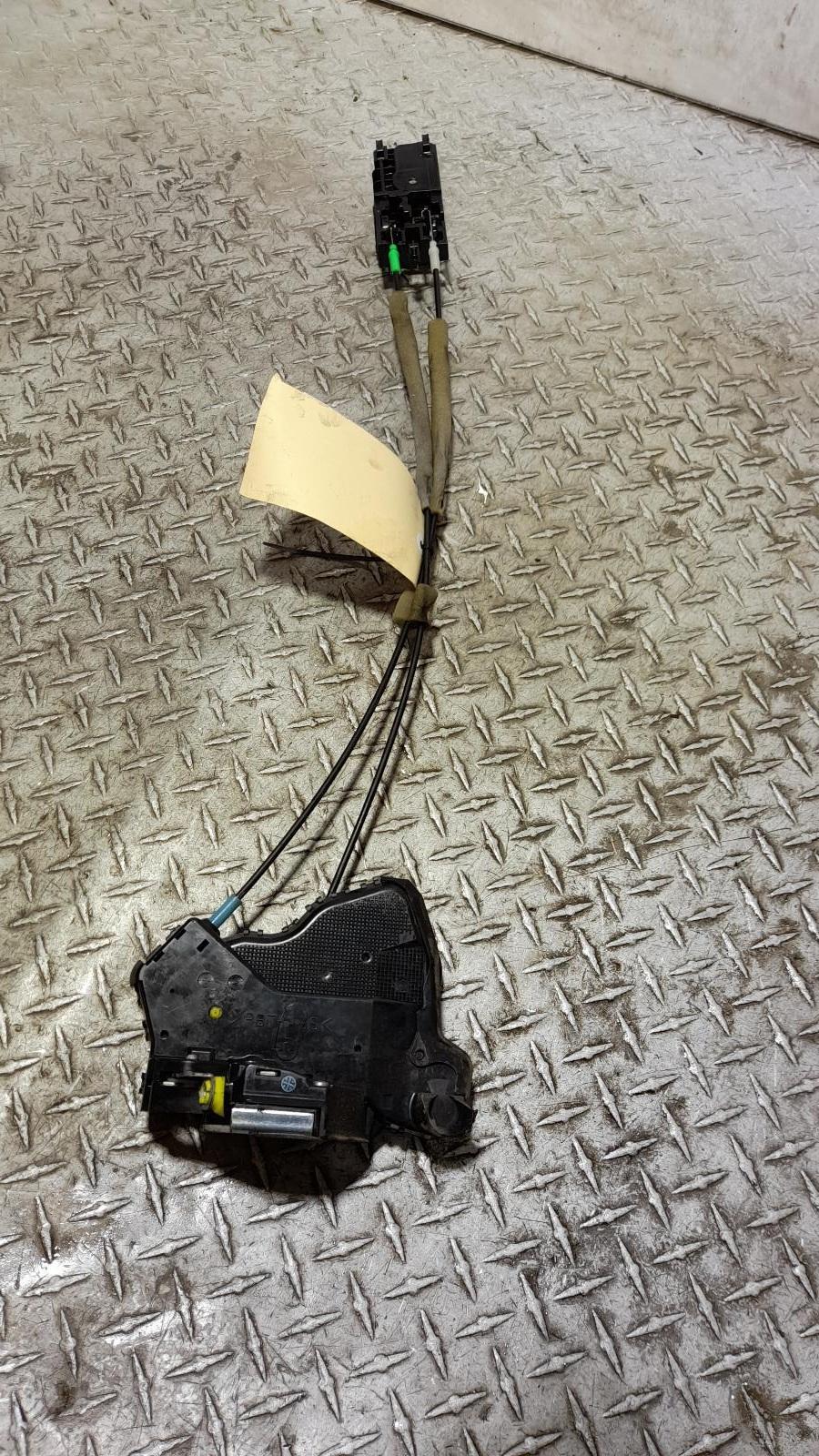 View Auto part Door/Boot/Gate Lock Toyota Hiace 2018