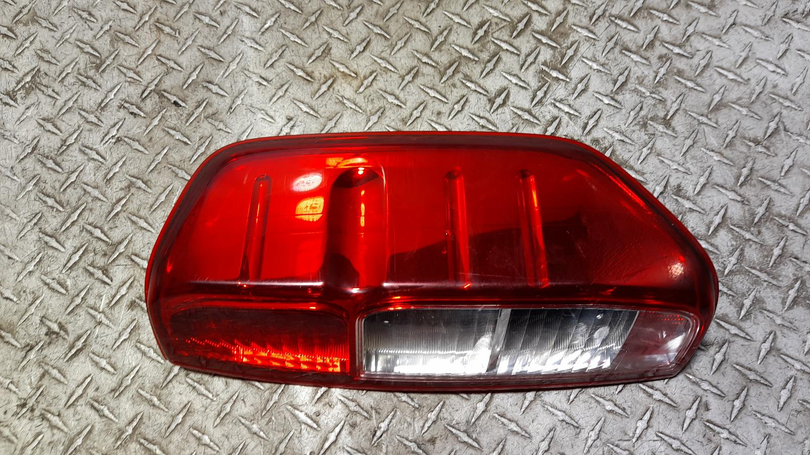 View Auto part Right Taillight Nissan Navara 2012