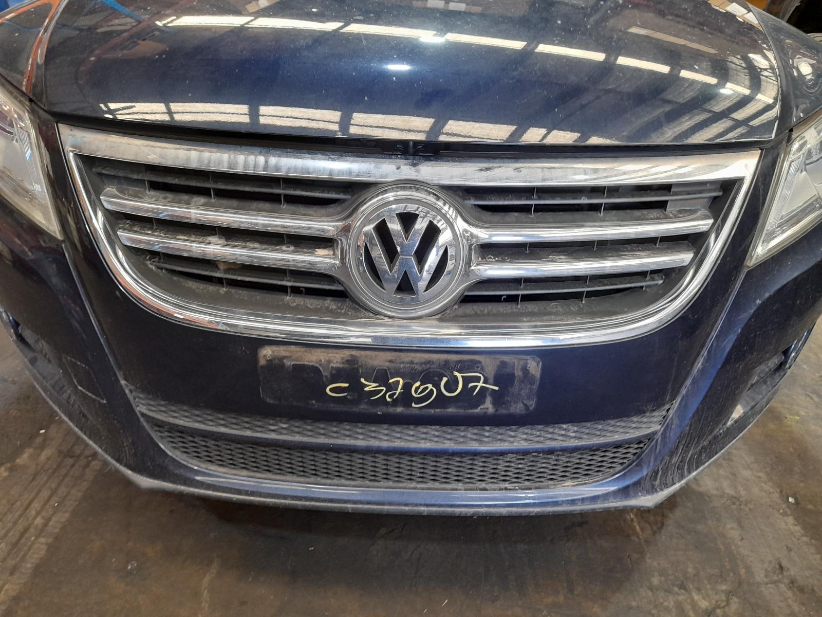 View Auto part Grille Volkswagen Tiguan 2010