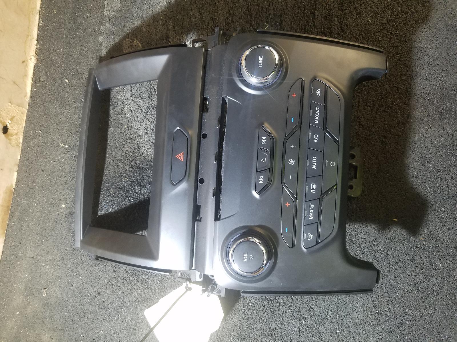 View Auto part Radio/Cd/Dvd/Sat/Tv Ford Ranger 2017