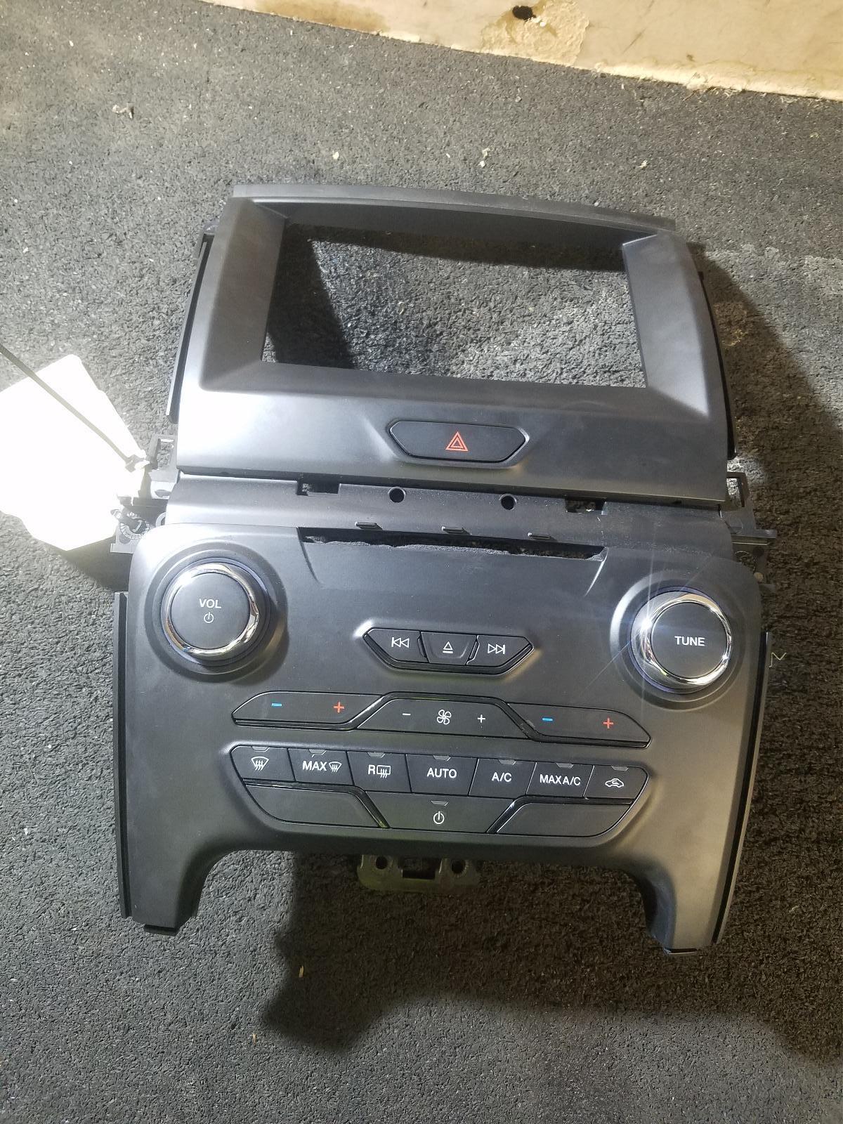 View Auto part Radio/Cd/Dvd/Sat/Tv Ford Ranger 2017