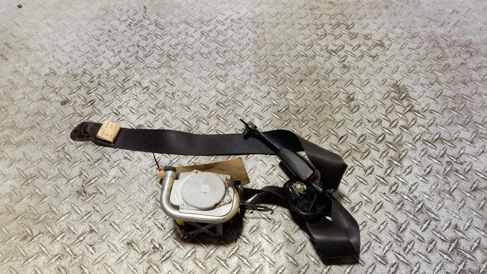 View Auto part Seatbelt/Stalk Mitsubishi Triton 2014