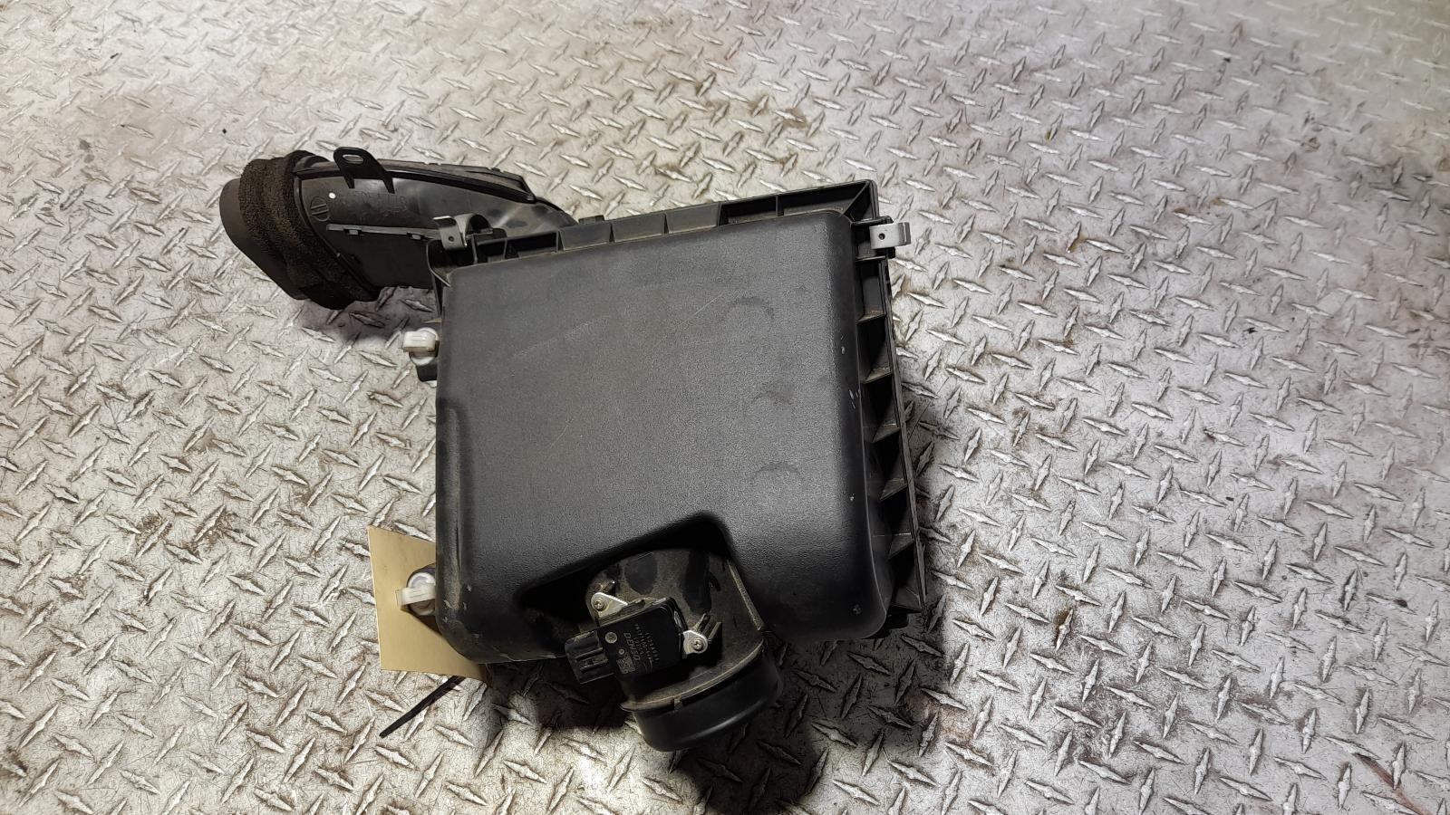 View Auto part Air Cleaner/Box Mitsubishi Triton 2021