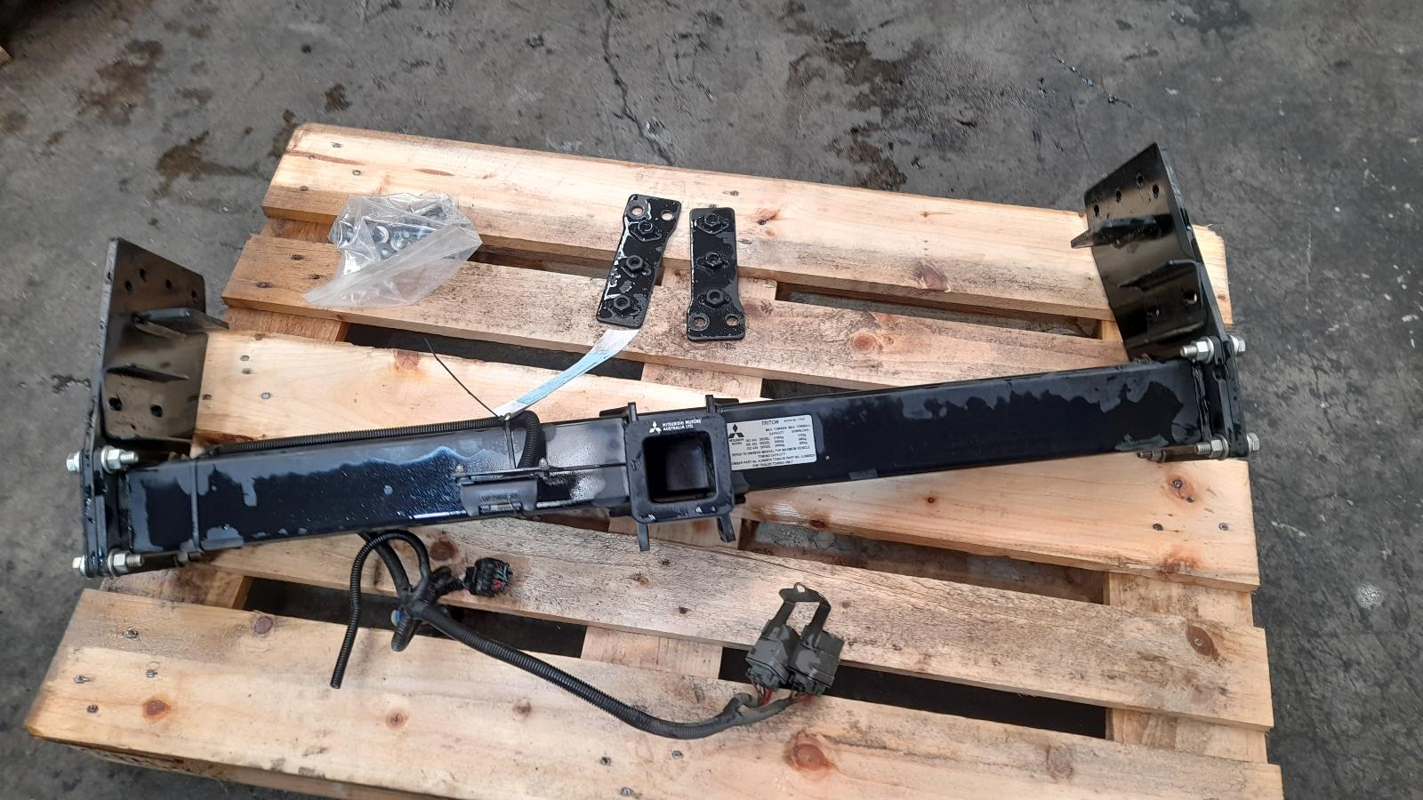 View Auto part Towbar Mitsubishi Triton 2021