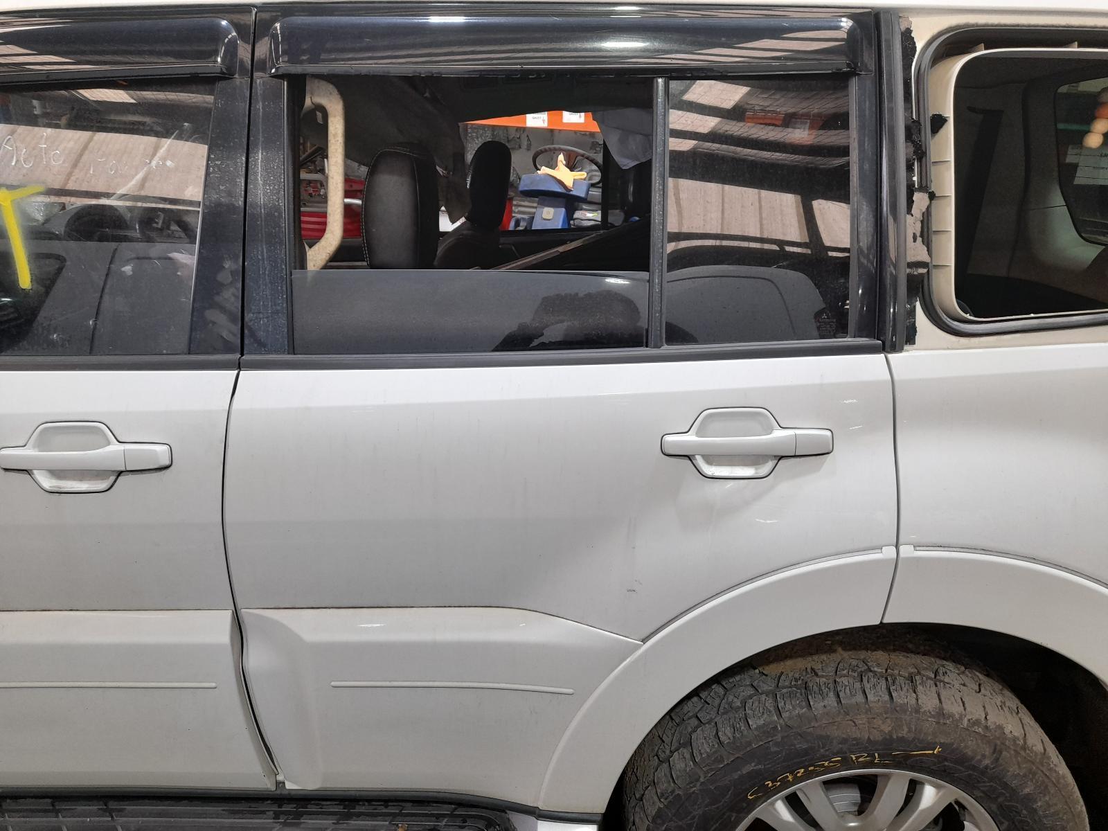View Auto part Left Rear Door/Sliding Mitsubishi Pajero 2012