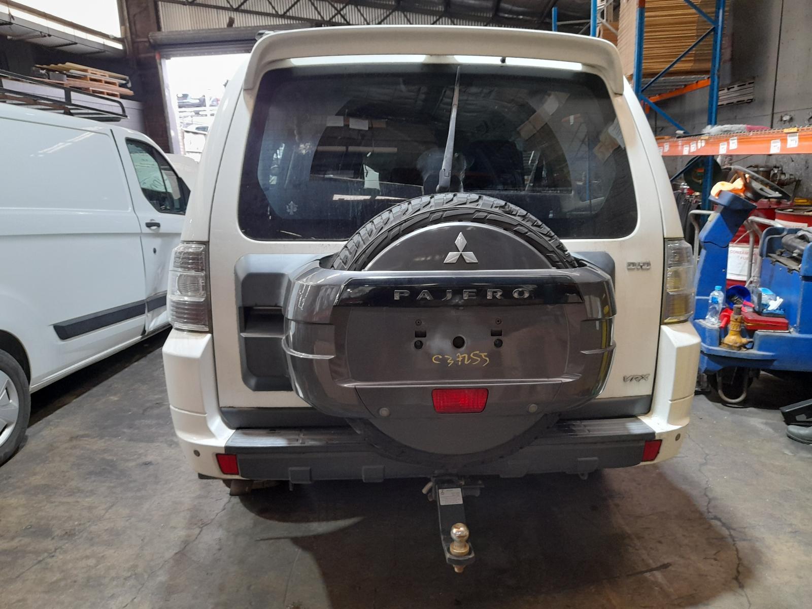View Auto part Bootlid/Tailgate Mitsubishi Pajero 2012
