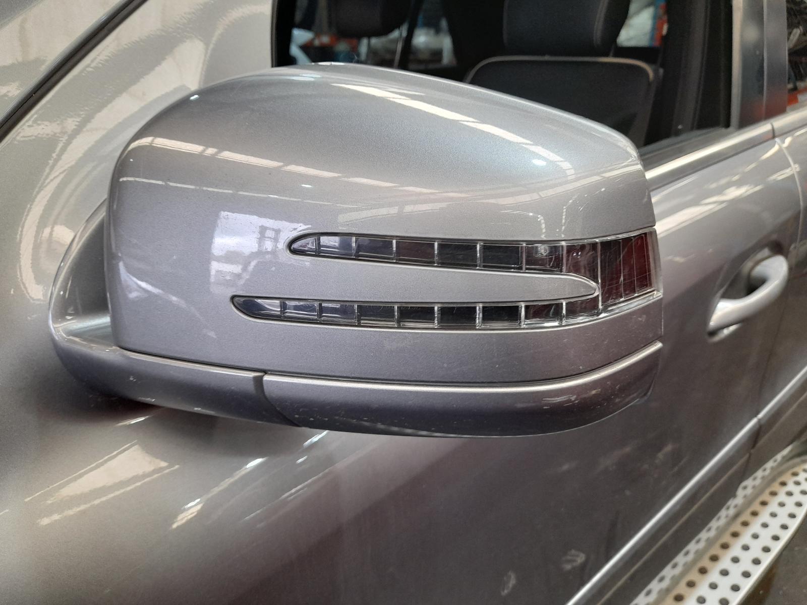 View Auto part Left Door Mirror Mercedes M Class 2011