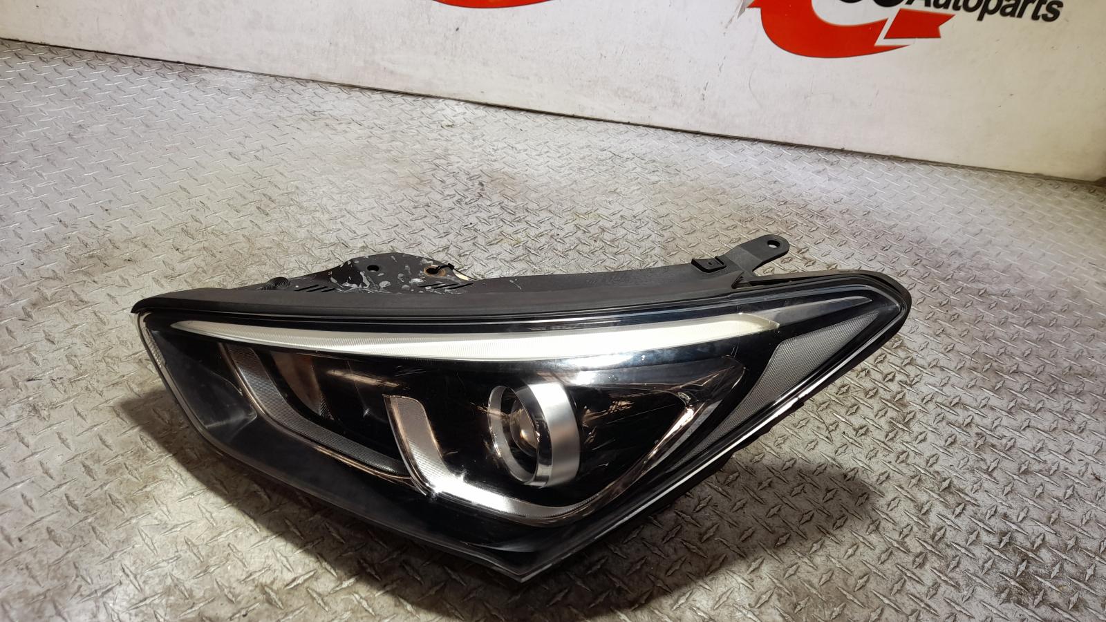 View Auto part Left Headlamp Hyundai Santa Fe 2016
