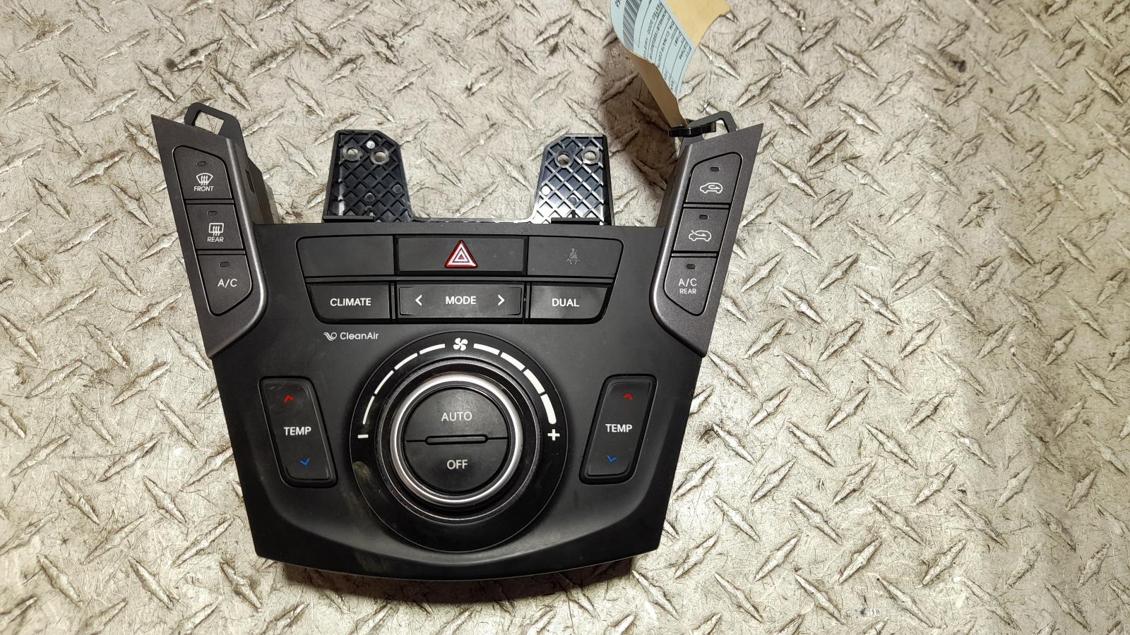 View Auto part Heater/Ac Controls Hyundai Santa Fe 2014