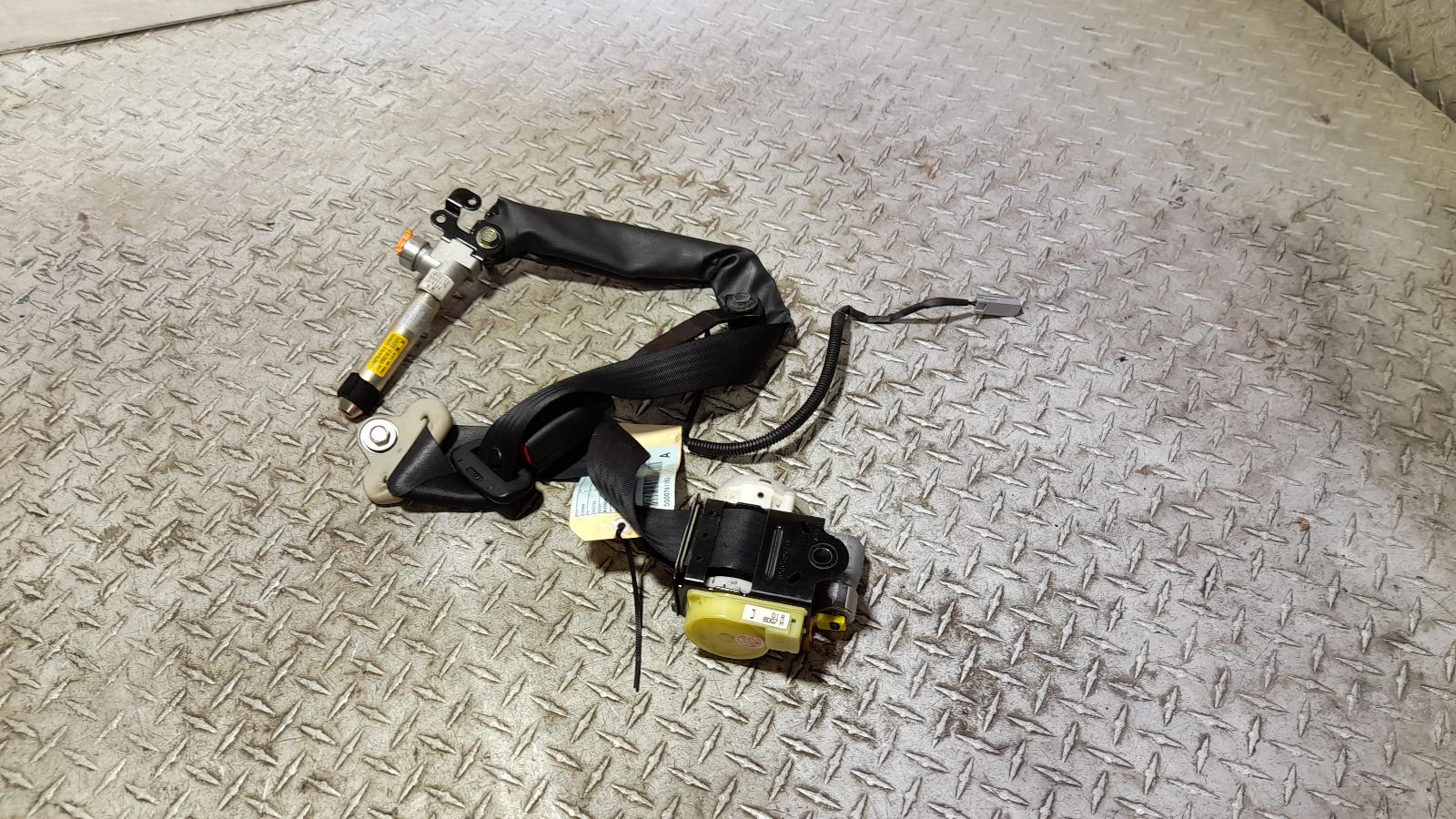 View Auto part Seatbelt/Stalk Mazda 3 2011