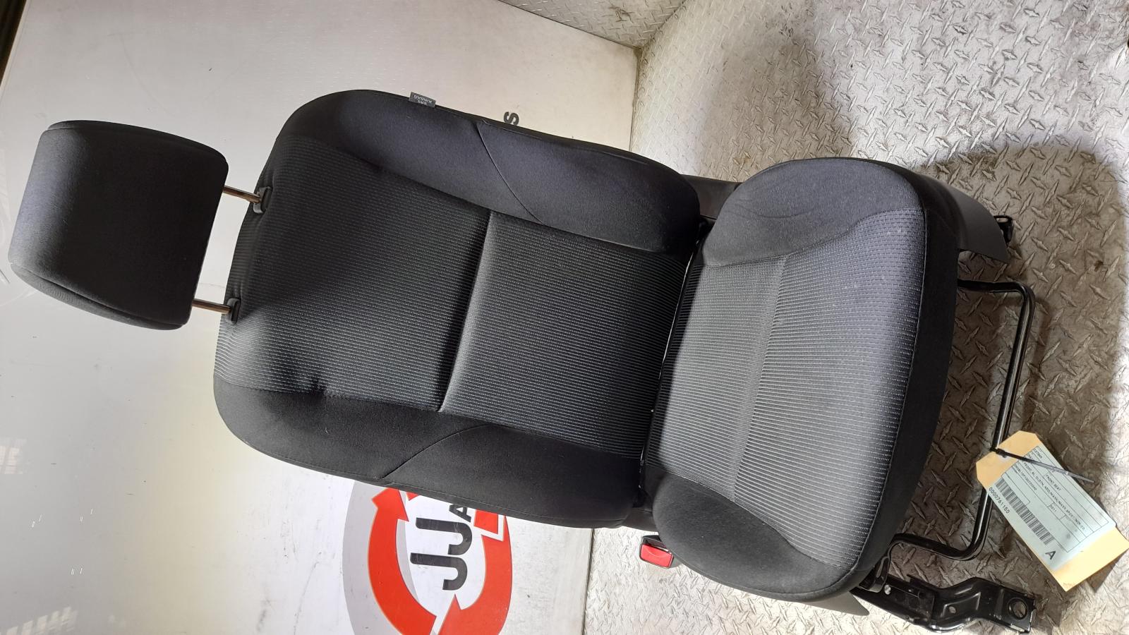 View Auto part Front Seat Mazda 3 2011