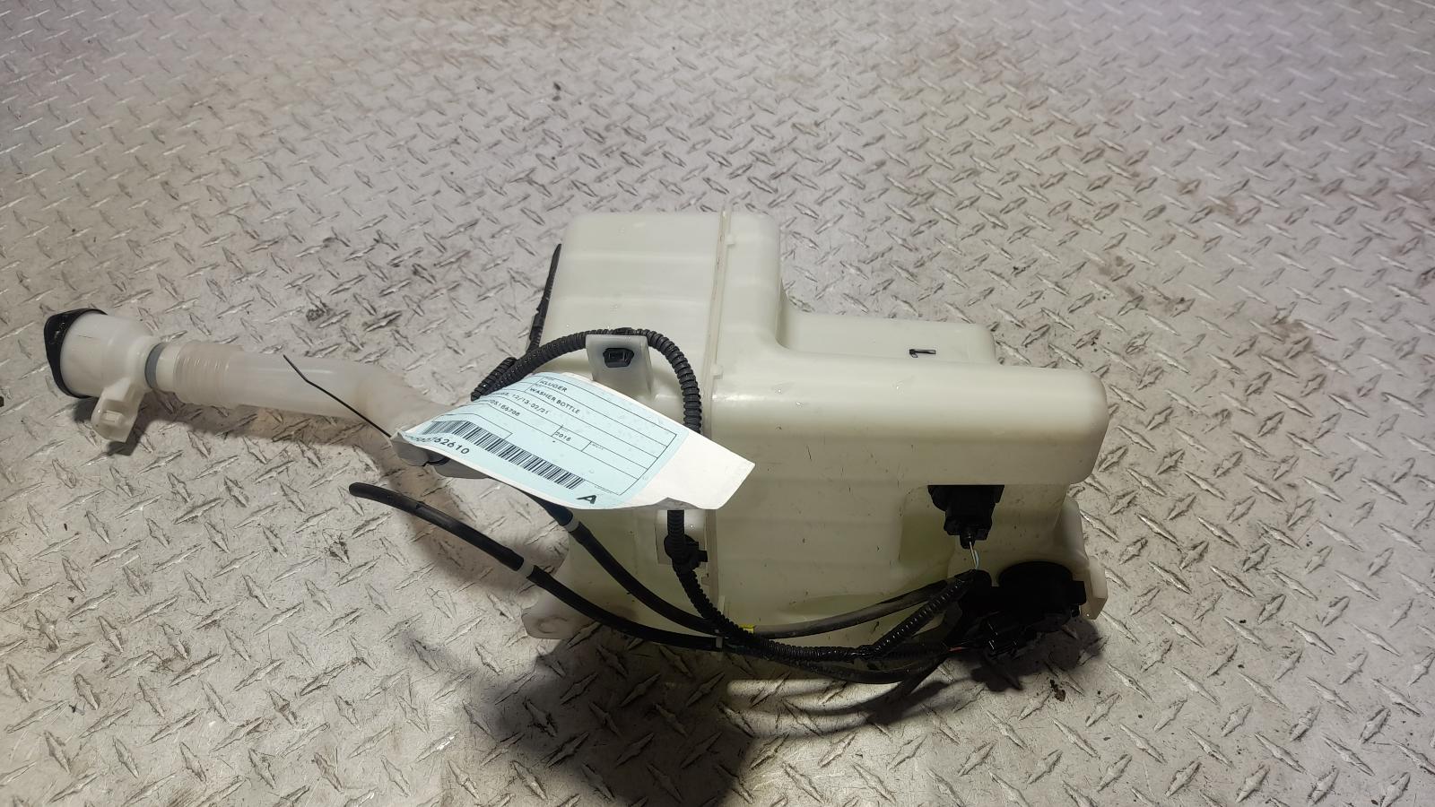 View Auto part Washer Bottle Toyota Kluger 2015